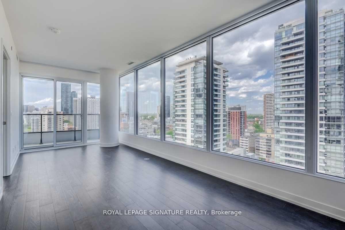 Front of Unit 1106, 85 Wood Street