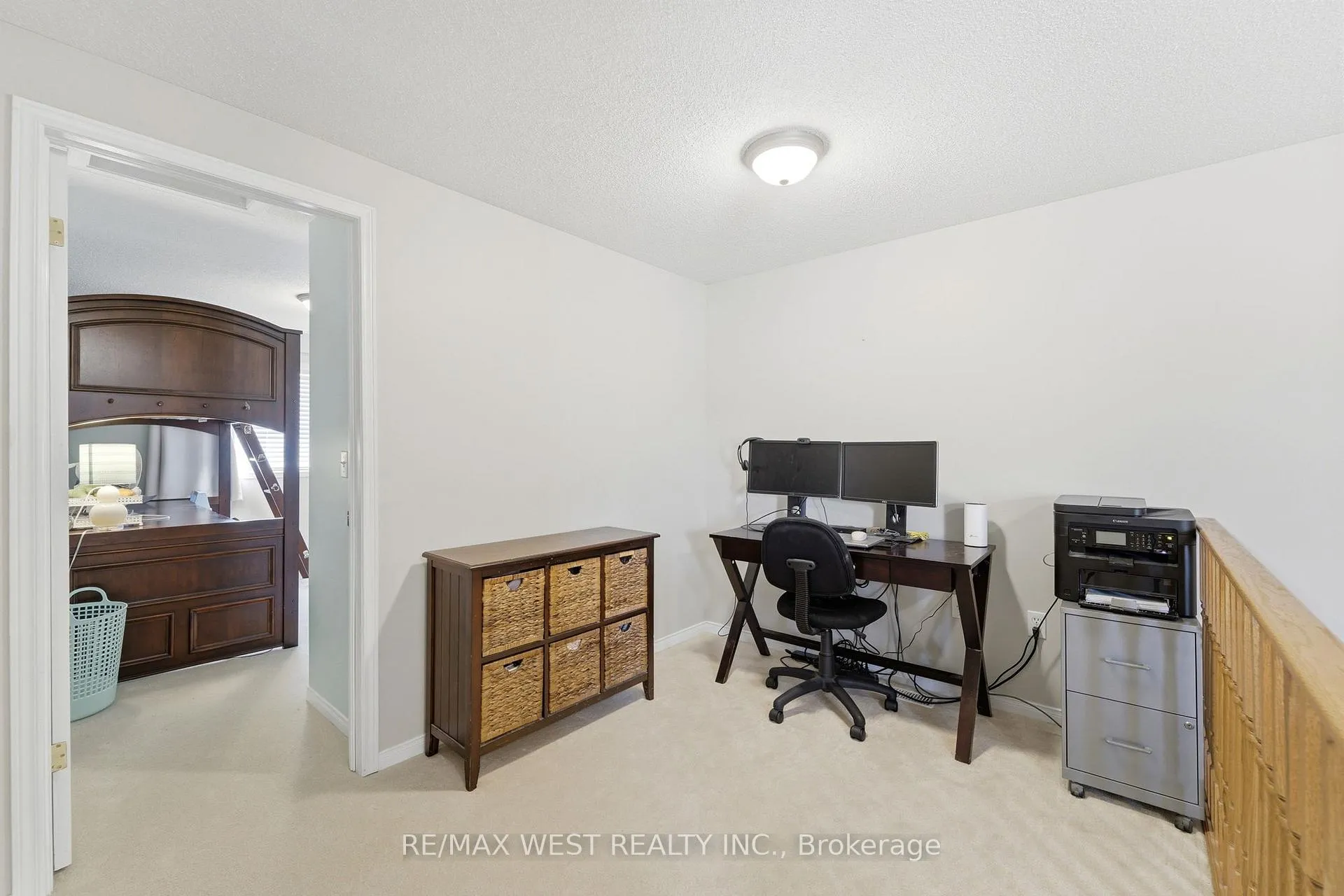 Photo 4 of 287 Mcmeeken Drive, Cambridge — HOMEH
