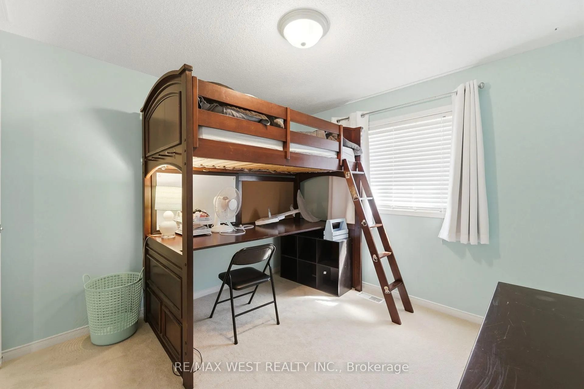 Photo 8 of 287 Mcmeeken Drive, Cambridge — HOMEH