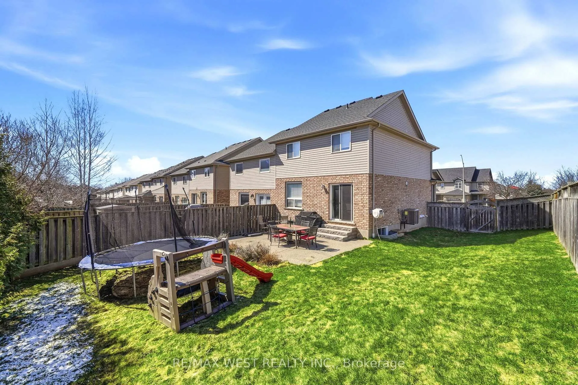 Photo 10 of 287 Mcmeeken Drive, Cambridge — HOMEH