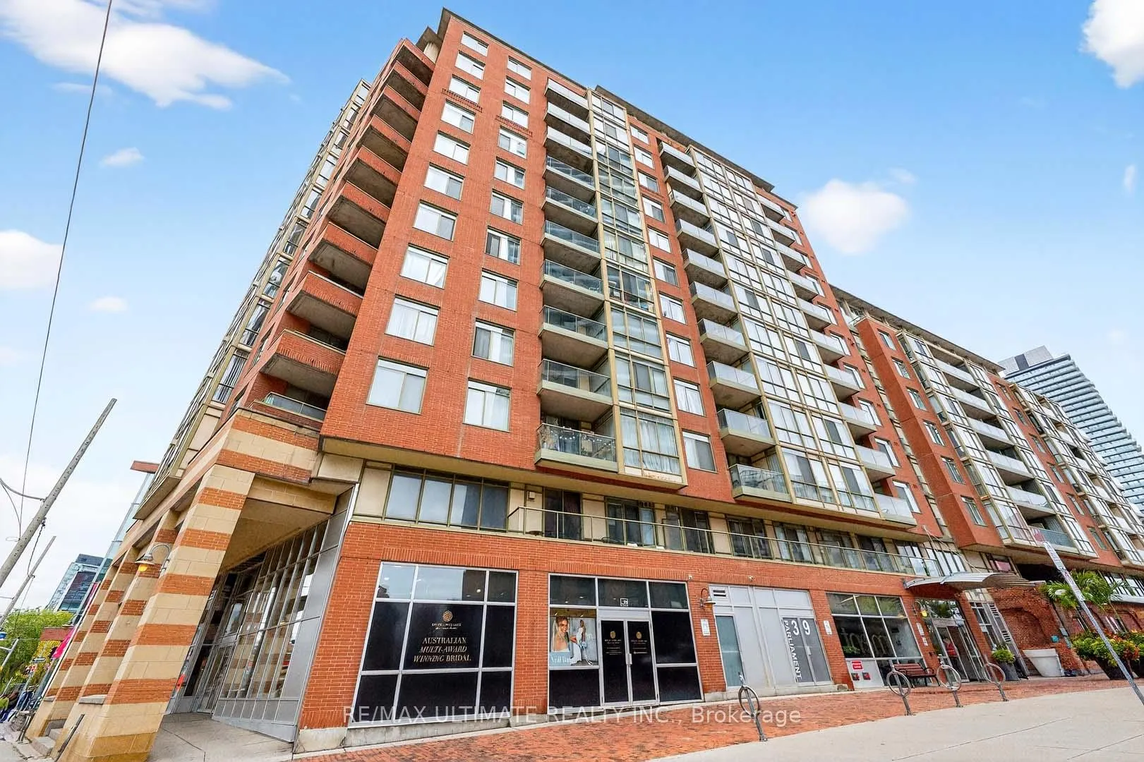 Front of Unit 811, 39 Parliament Street