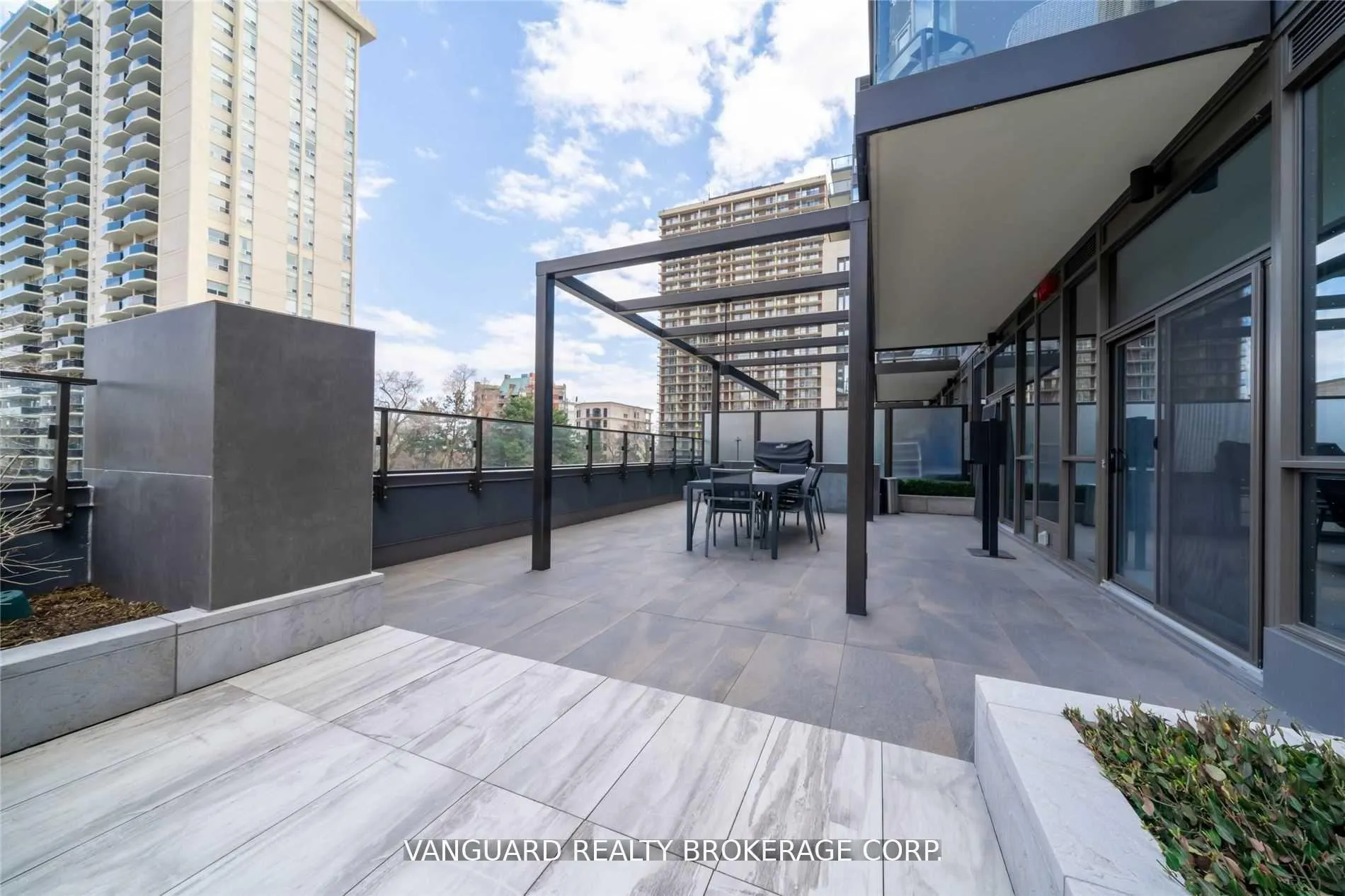 Photo 27 of Unit 213, 6 Jackes Avenue, Toronto, Rosedale-Moore Park — HOMEH