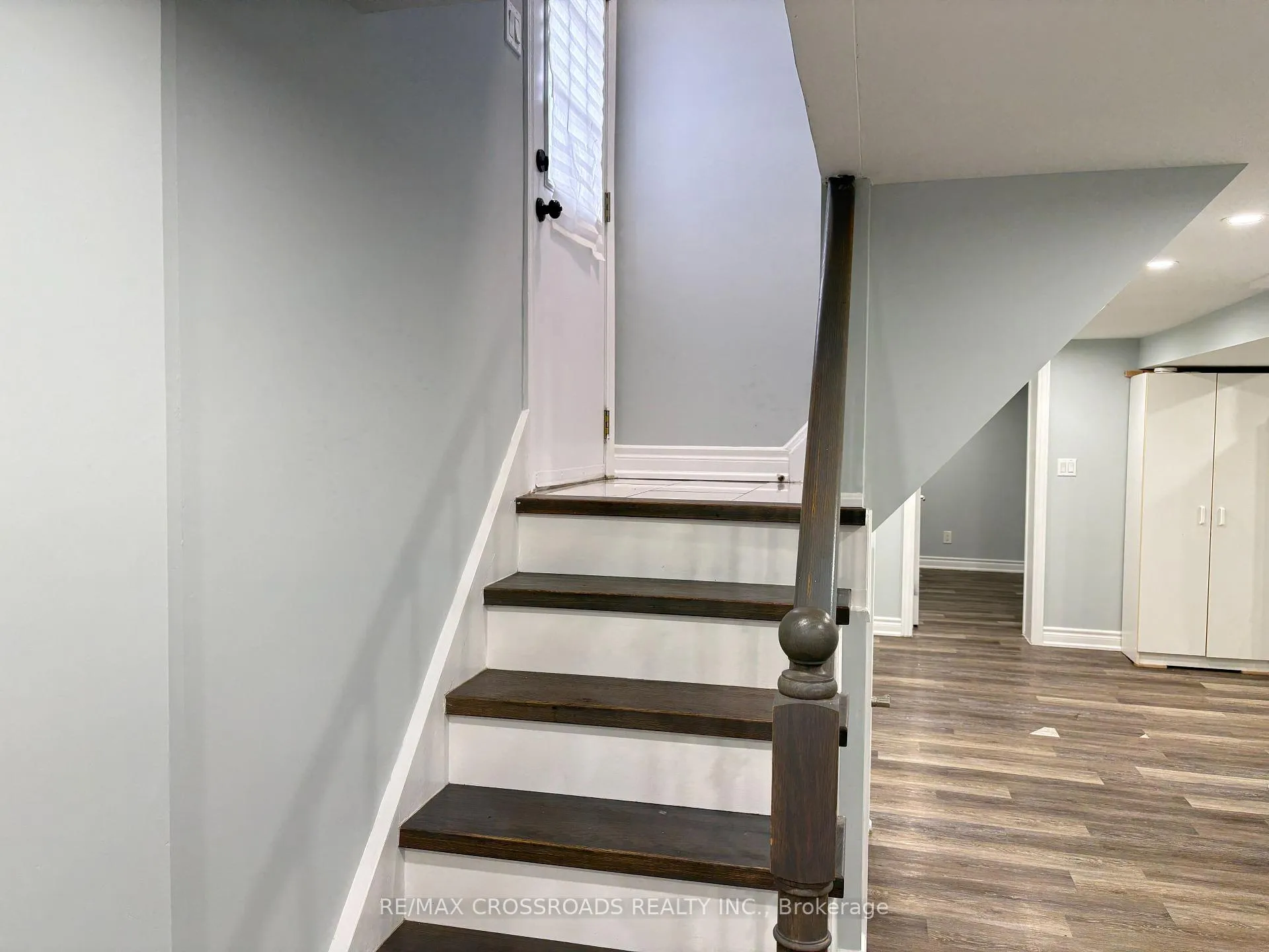 Photo 4 of 83 Clonmore Lower Level Drive, Scarborough, Birchcliffe-Cliffside — HOMEH