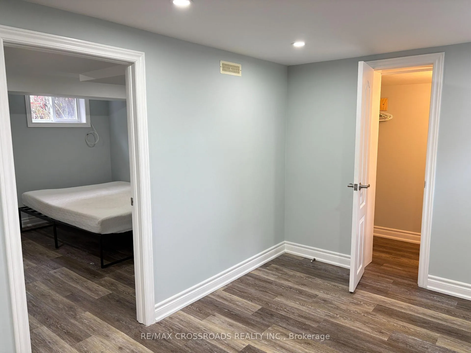 Photo 5 of 83 Clonmore Lower Level Drive, Scarborough, Birchcliffe-Cliffside — HOMEH