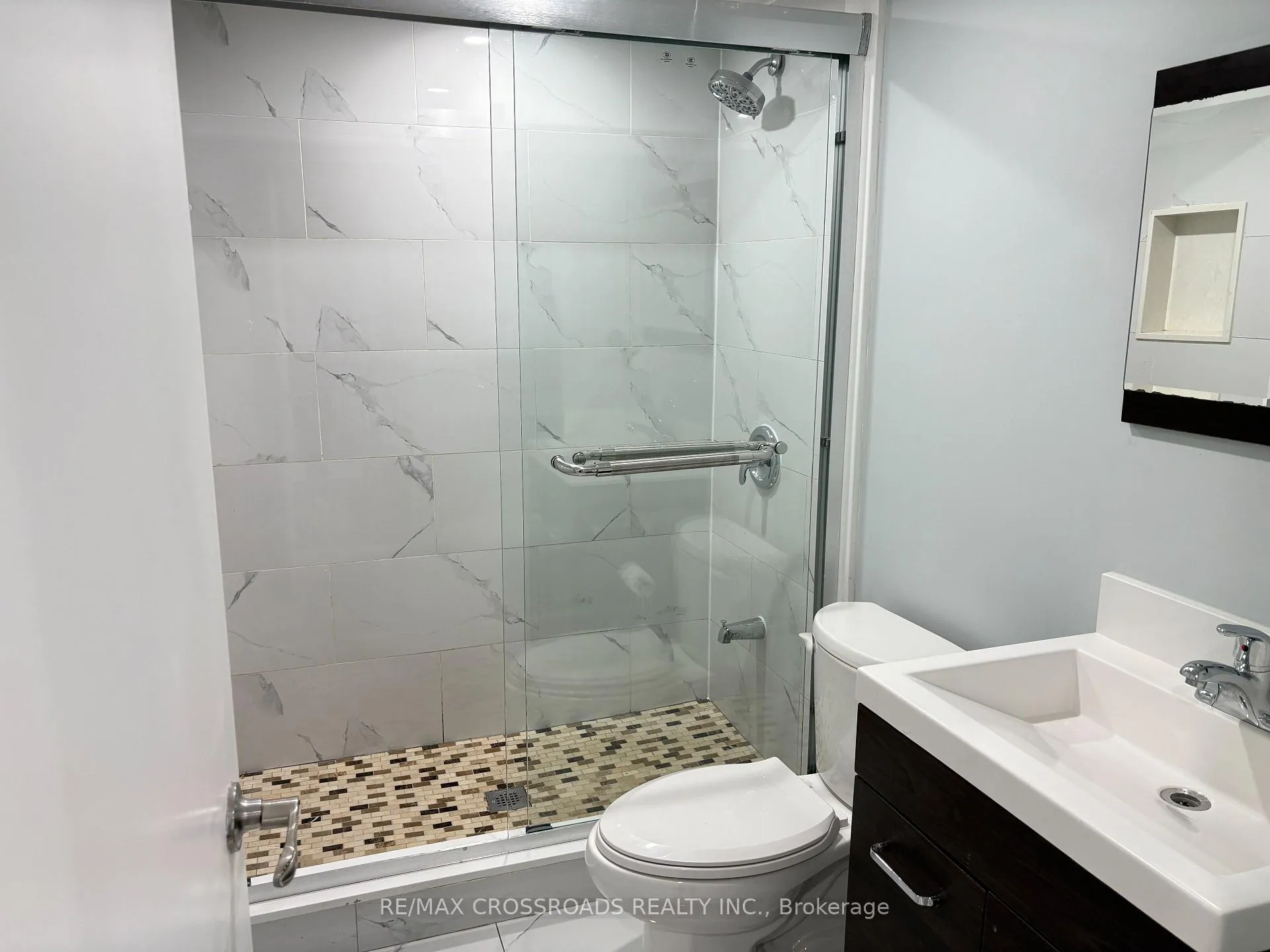 Photo 8 of 83 Clonmore Lower Level Drive, Scarborough, Birchcliffe-Cliffside — HOMEH