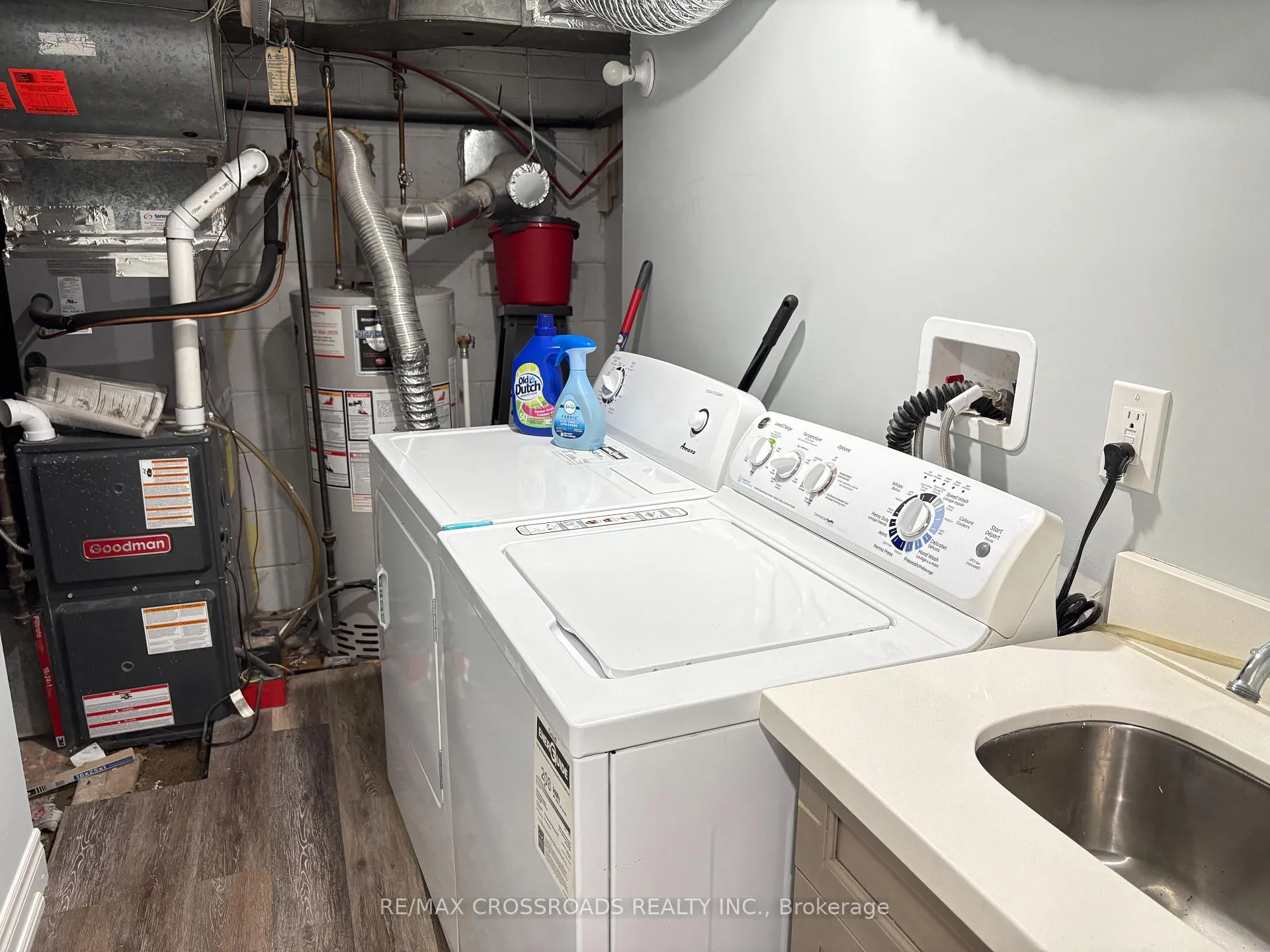 Photo 9 of 83 Clonmore Lower Level Drive, Scarborough, Birchcliffe-Cliffside — HOMEH