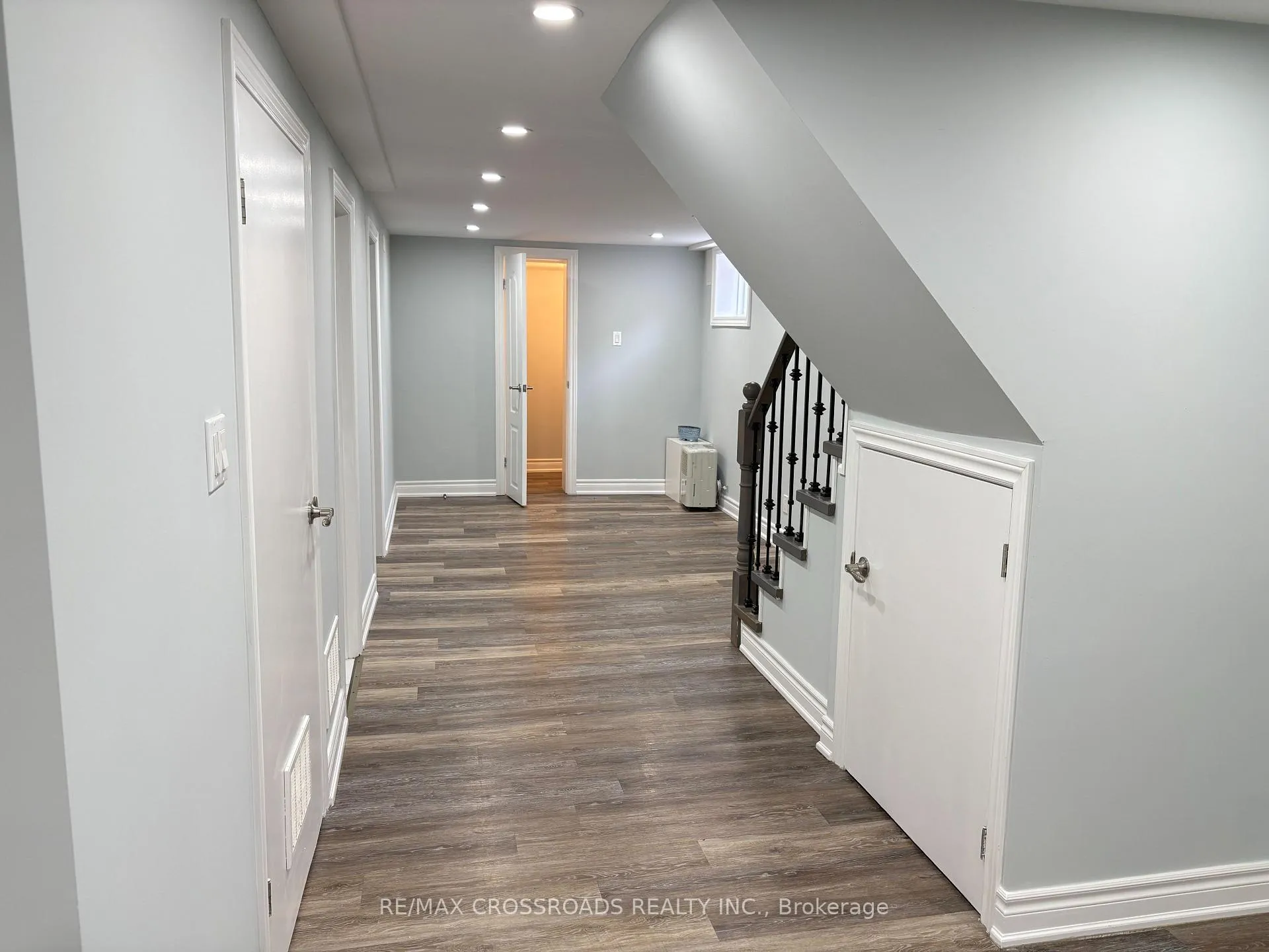 Photo 11 of 83 Clonmore Lower Level Drive, Scarborough, Birchcliffe-Cliffside — HOMEH