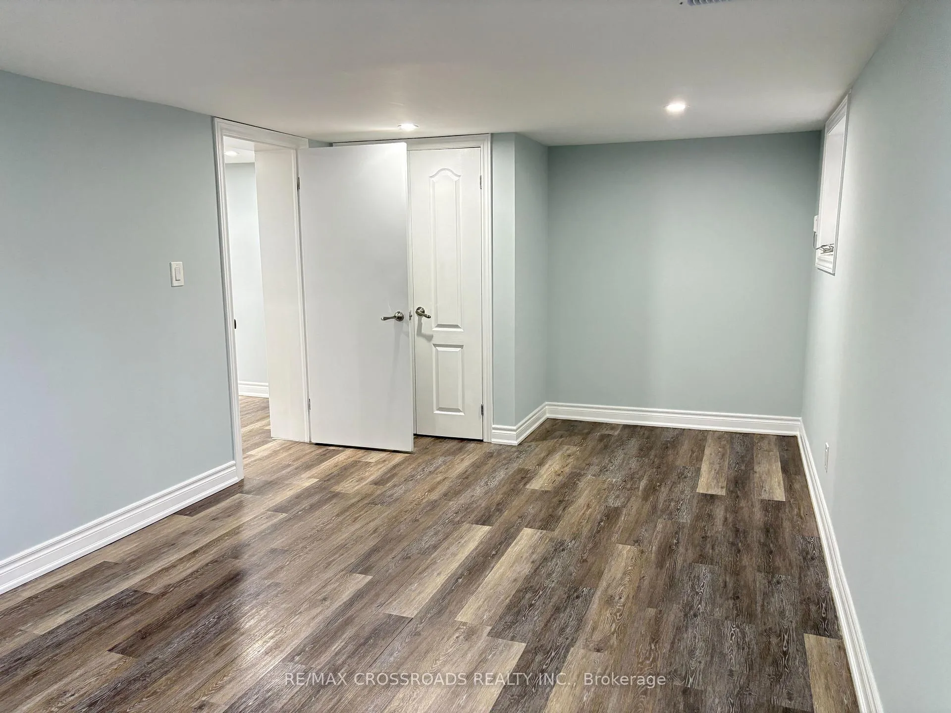 Photo 14 of 83 Clonmore Lower Level Drive, Scarborough, Birchcliffe-Cliffside — HOMEH