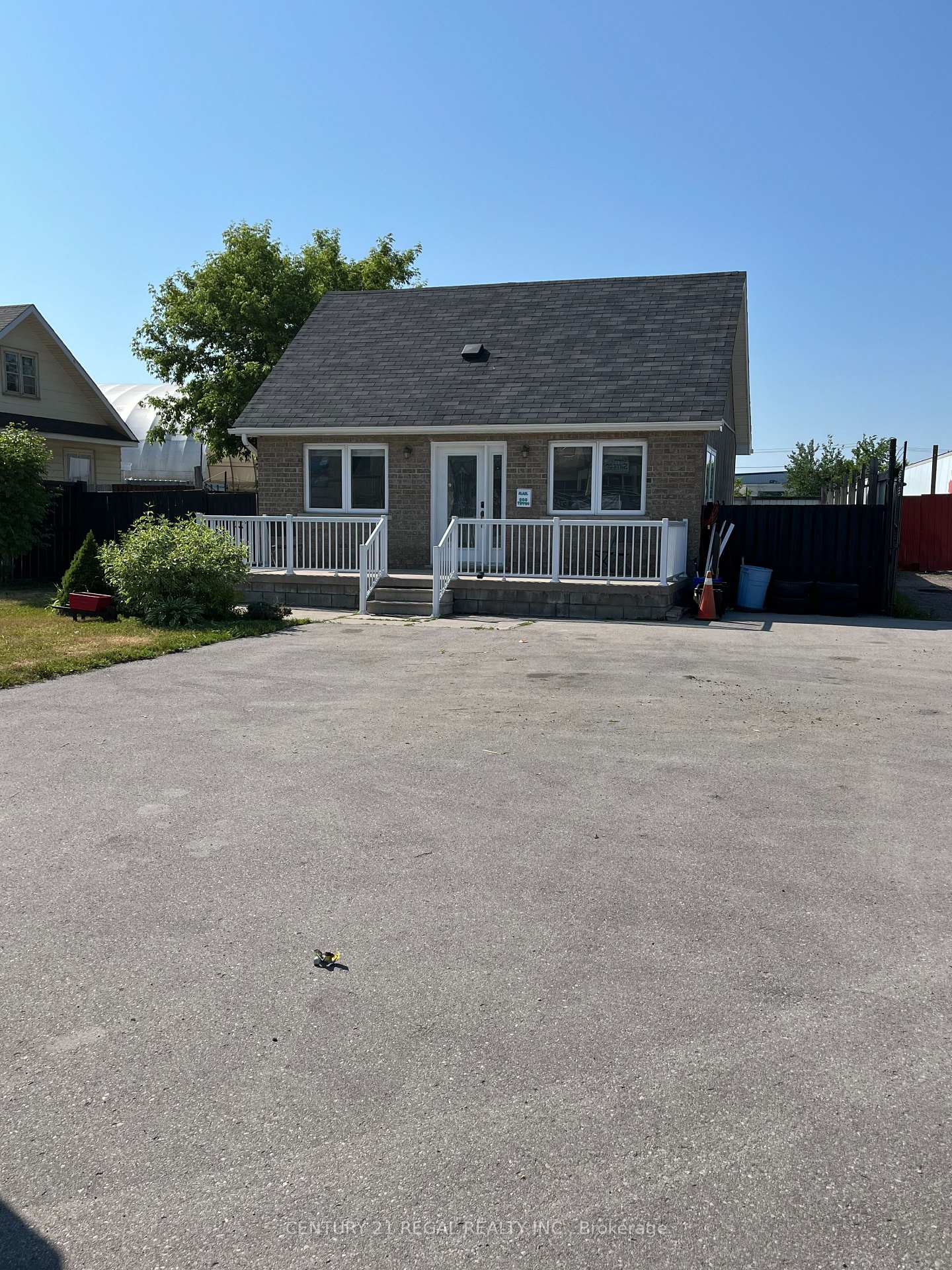 Photo 1 of 208 Tiffin Street, Barrie, 400 North — HOMEH
