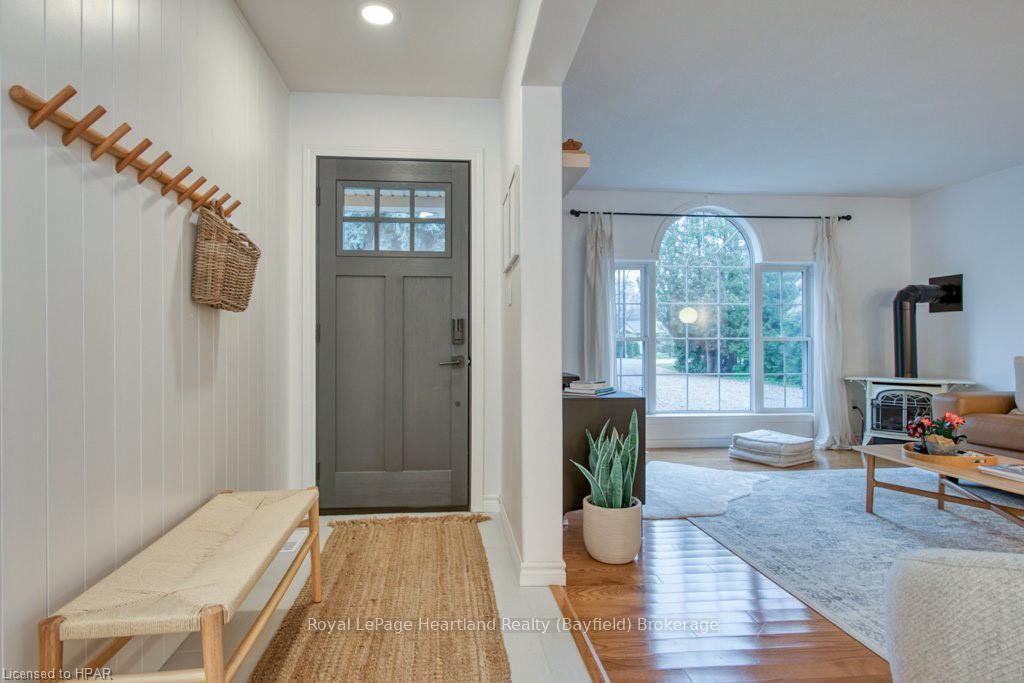 Photo 5 of 32 Glass St, Bluewater, Bayfield — HOMEH
