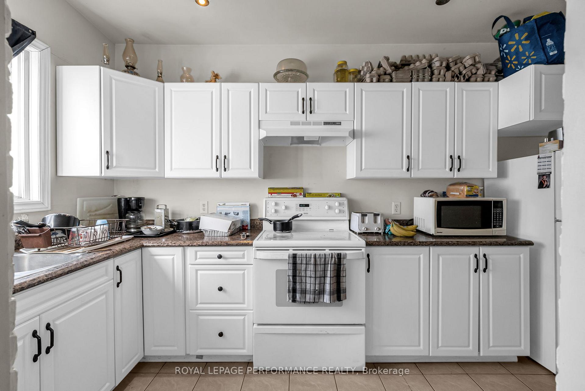 Photo 11 of 338 Water Street E, Cornwall — HOMEH