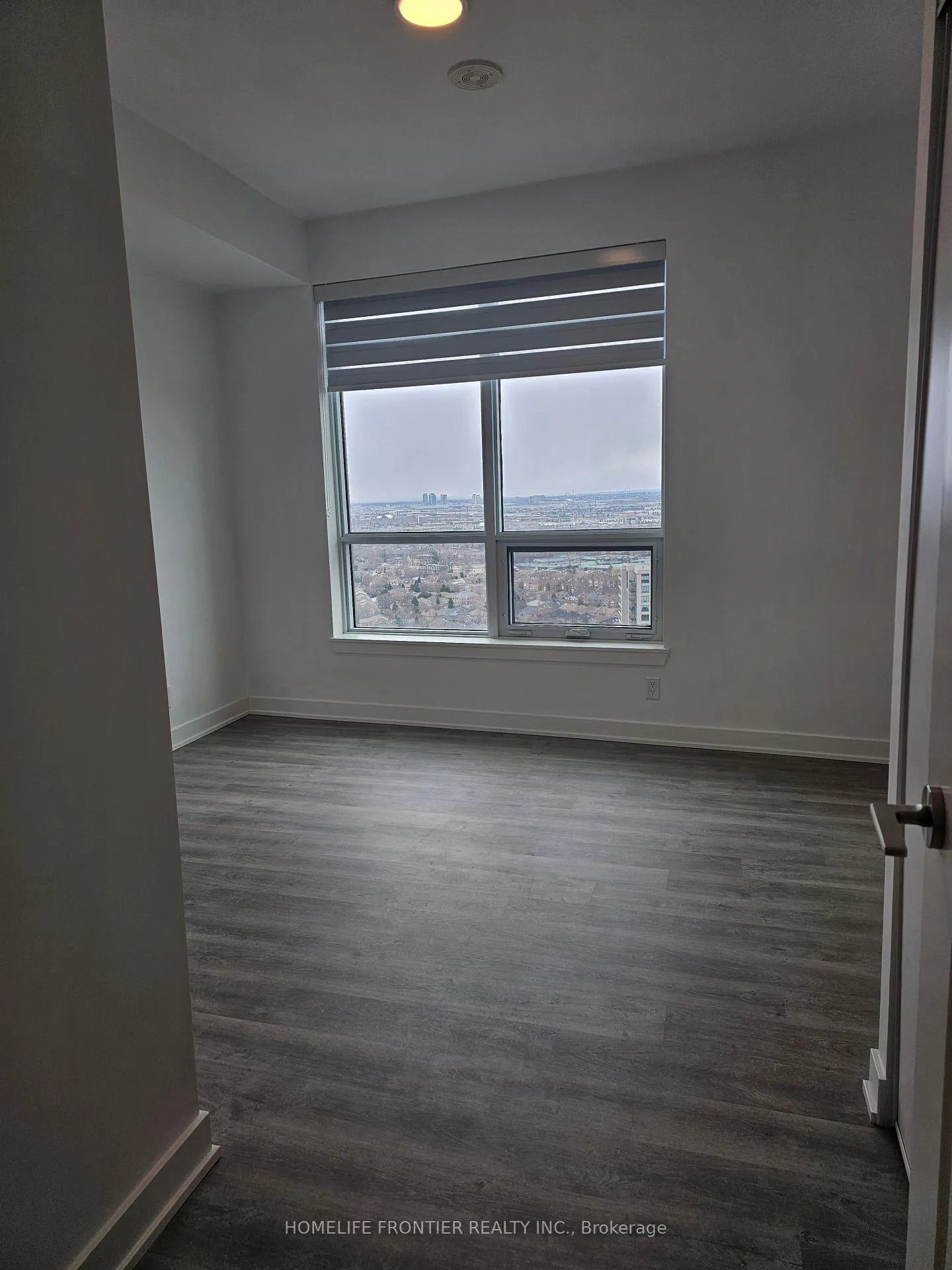 Photo 7 of Unit 2607, 30 Upper Mall Way, Vaughan, Brownridge — HOMEH