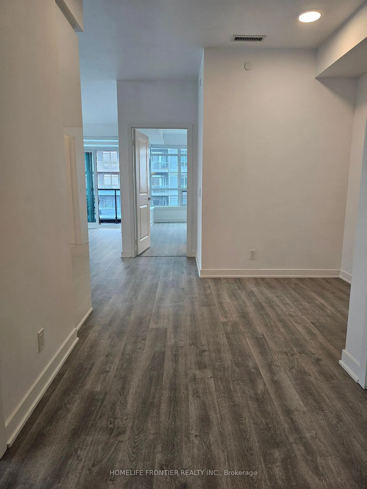 Photo 8 of Unit 2607, 30 Upper Mall Way, Vaughan, Brownridge — HOMEH