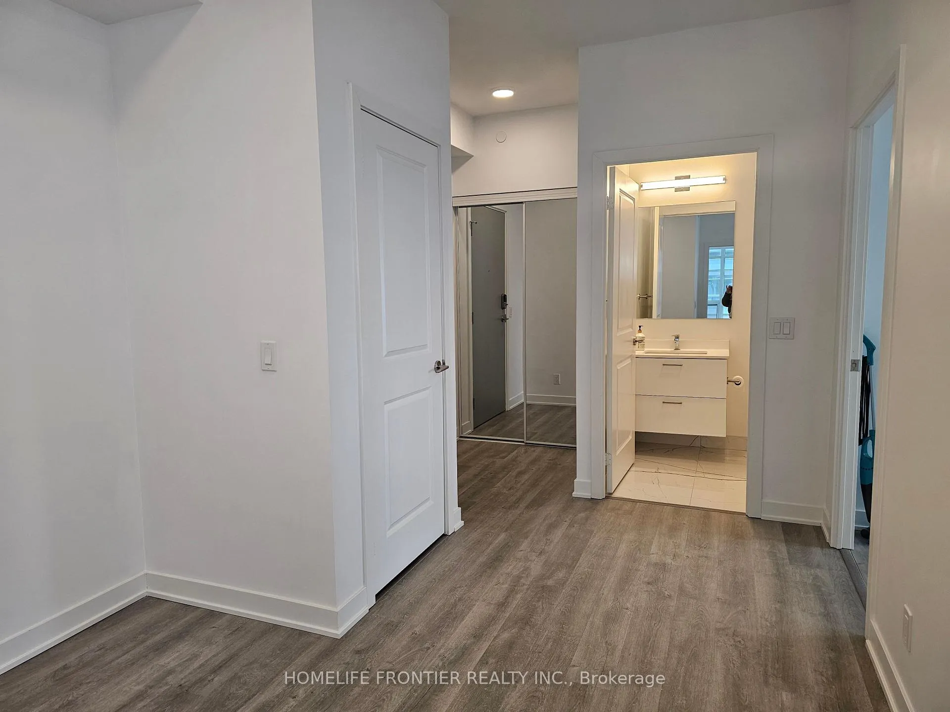 Photo 18 of Unit 2607, 30 Upper Mall Way, Vaughan, Brownridge — HOMEH