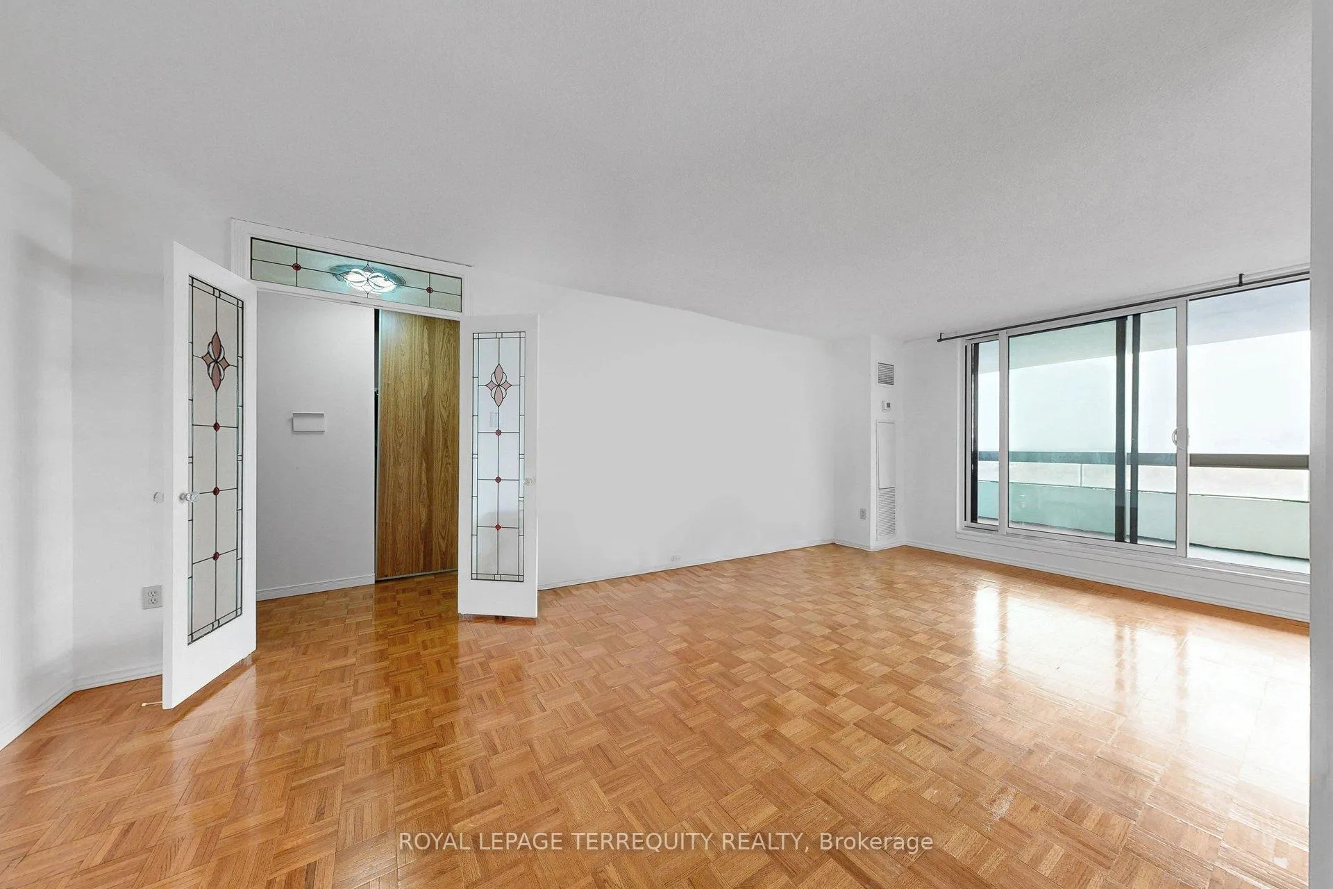 Photo 12 of Unit 1408, 100 Quebec Avenue, Toronto, High Park North — HOMEH