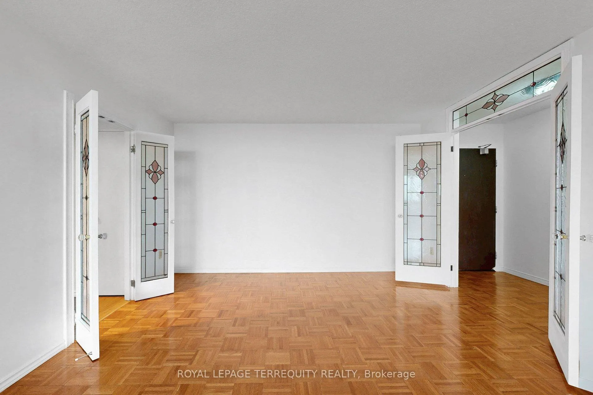 Photo 13 of Unit 1408, 100 Quebec Avenue, Toronto, High Park North — HOMEH