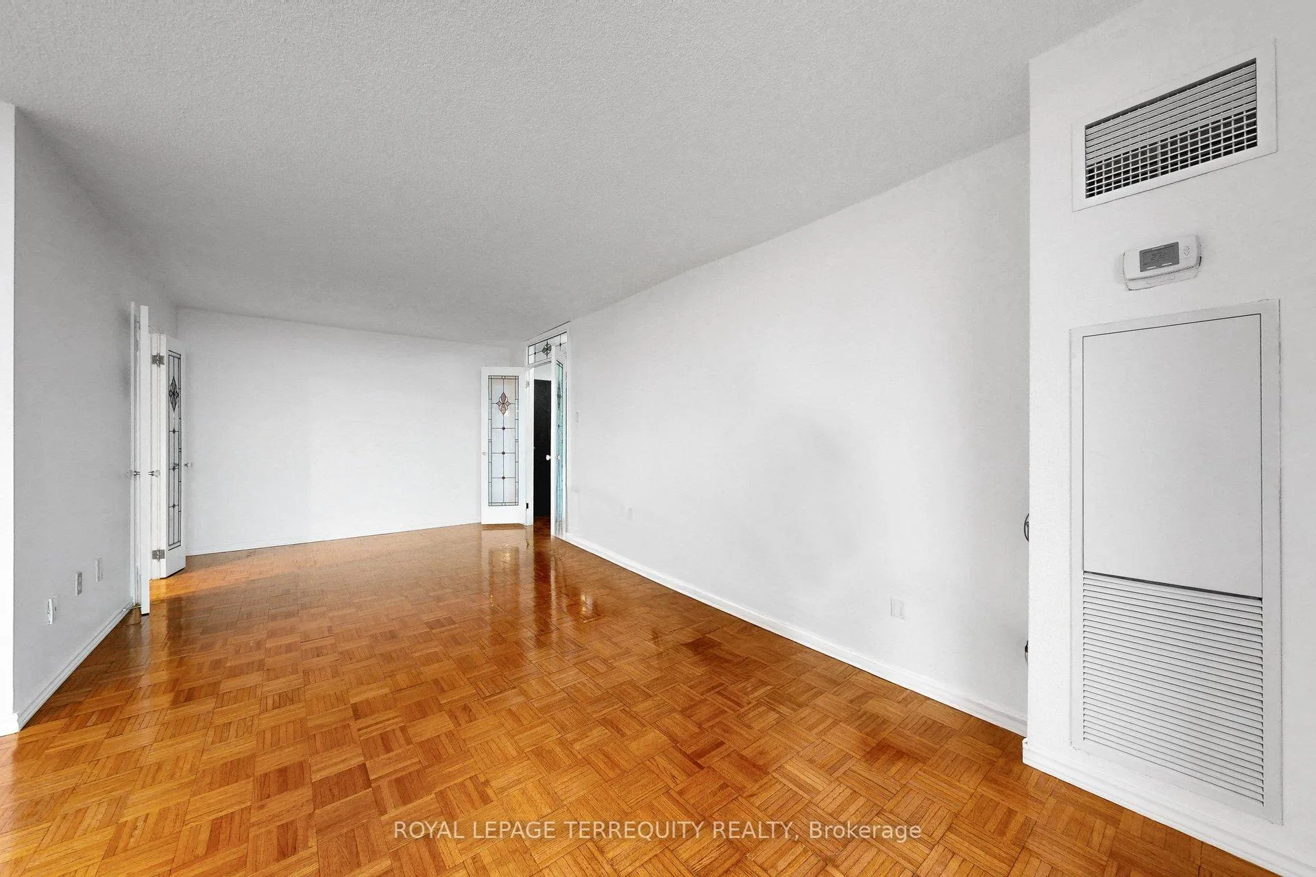Photo 15 of Unit 1408, 100 Quebec Avenue, Toronto, High Park North — HOMEH