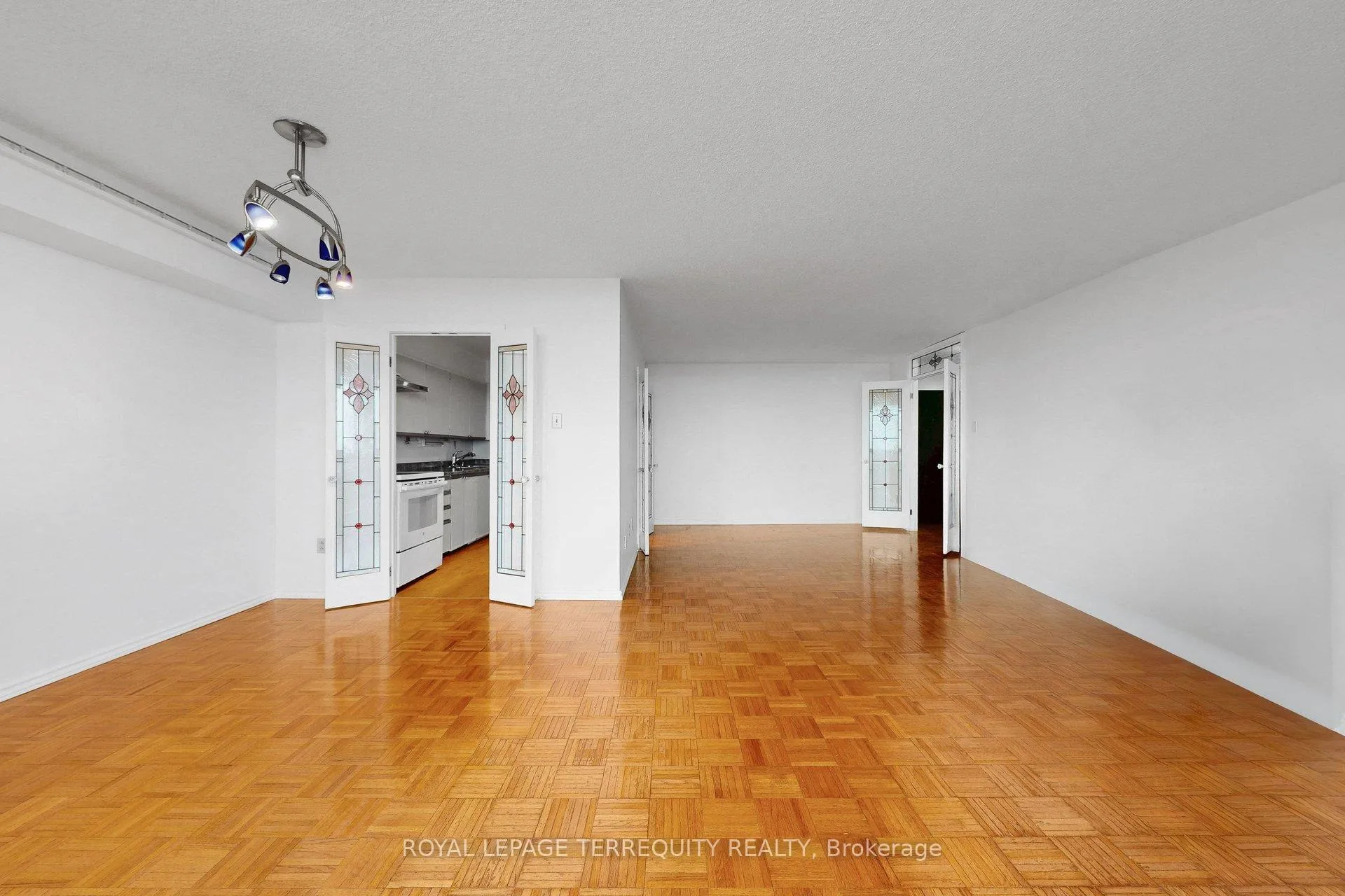 Photo 17 of Unit 1408, 100 Quebec Avenue, Toronto, High Park North — HOMEH
