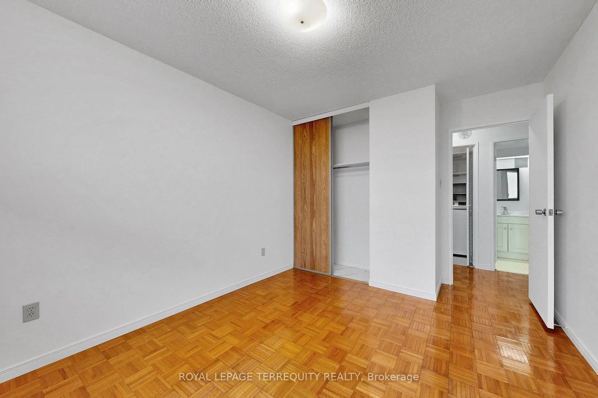 Photo 27 of Unit 1408, 100 Quebec Avenue, Toronto, High Park North — HOMEH