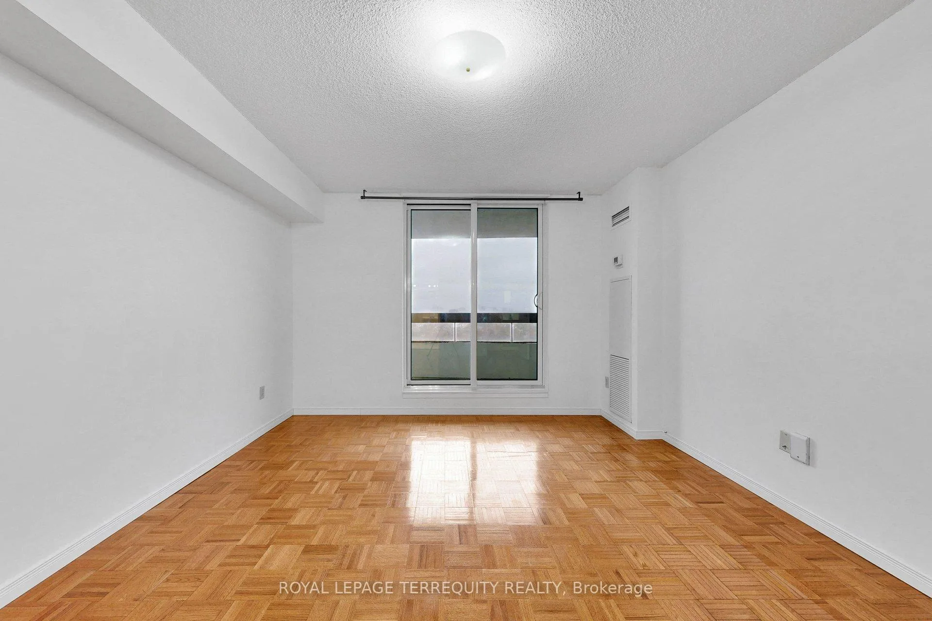 Photo 29 of Unit 1408, 100 Quebec Avenue, Toronto, High Park North — HOMEH