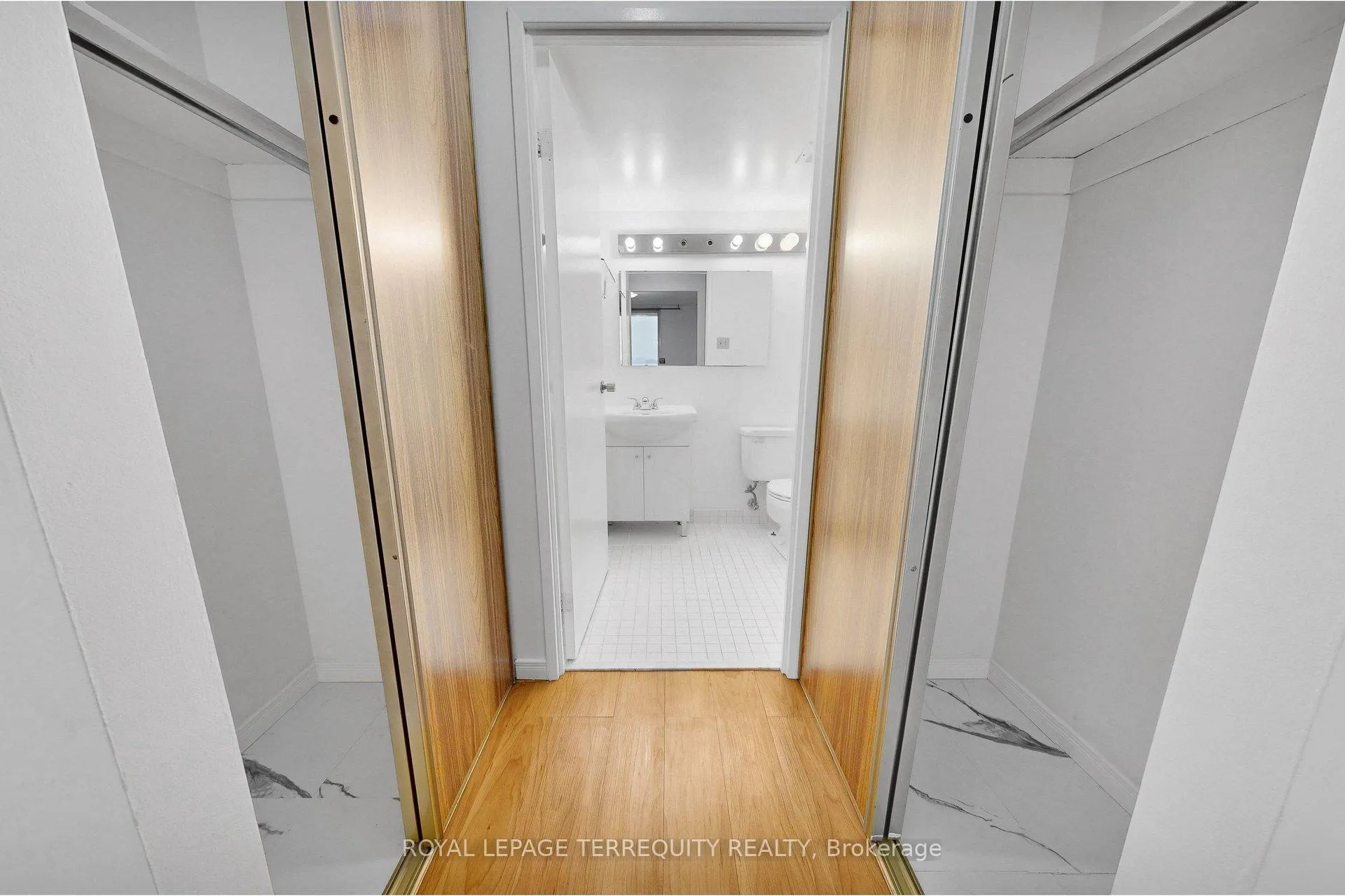 Photo 32 of Unit 1408, 100 Quebec Avenue, Toronto, High Park North — HOMEH