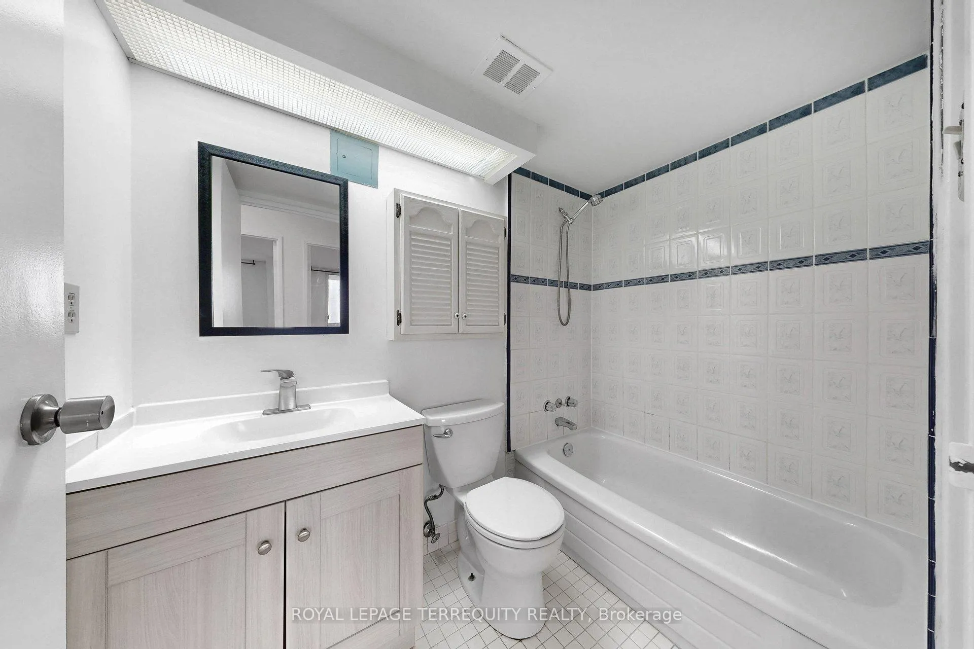 Photo 34 of Unit 1408, 100 Quebec Avenue, Toronto, High Park North — HOMEH