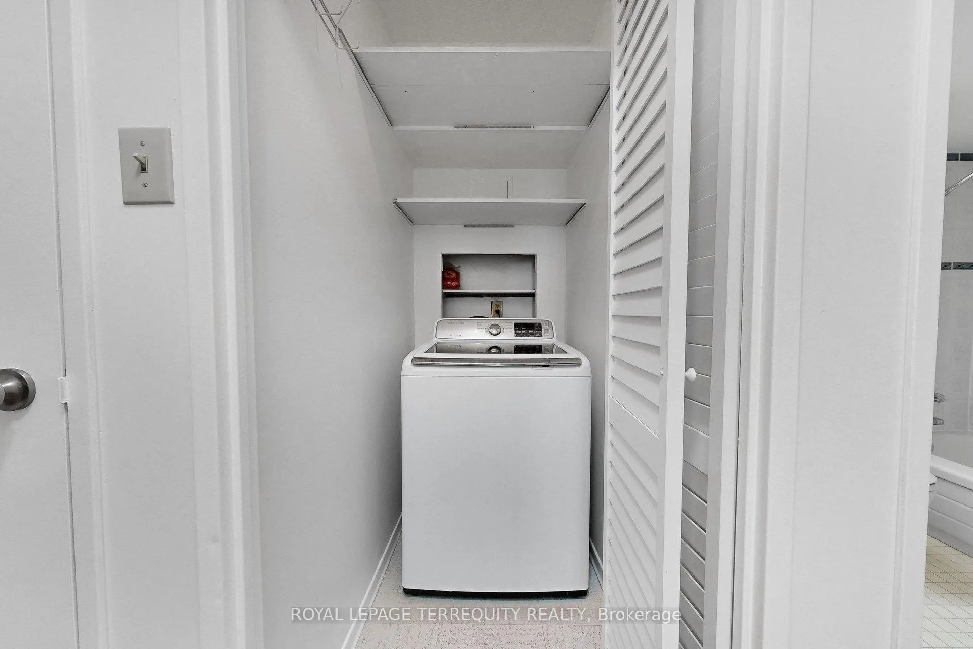 Photo 35 of Unit 1408, 100 Quebec Avenue, Toronto, High Park North — HOMEH