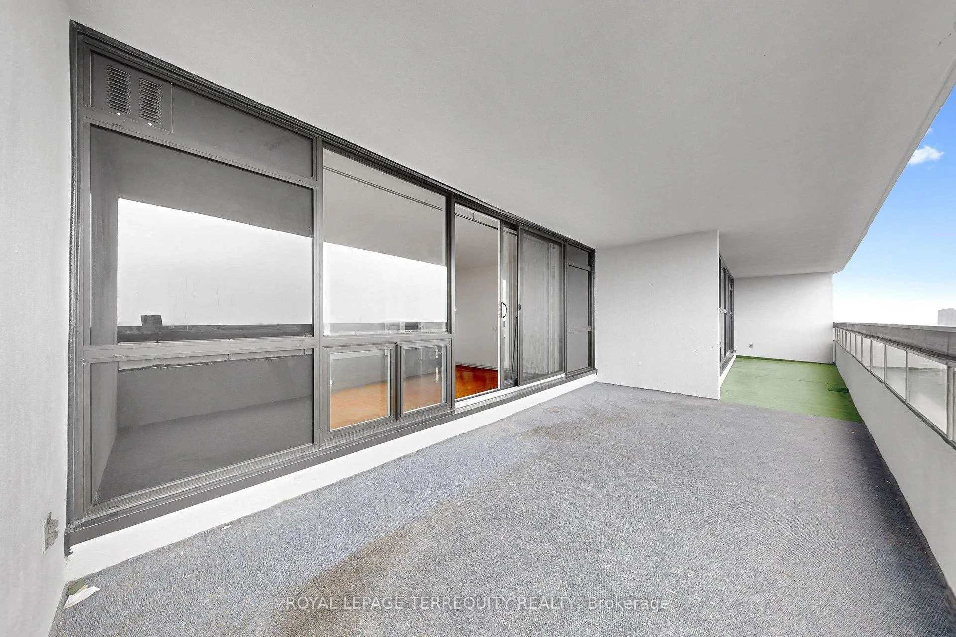 Photo 38 of Unit 1408, 100 Quebec Avenue, Toronto, High Park North — HOMEH