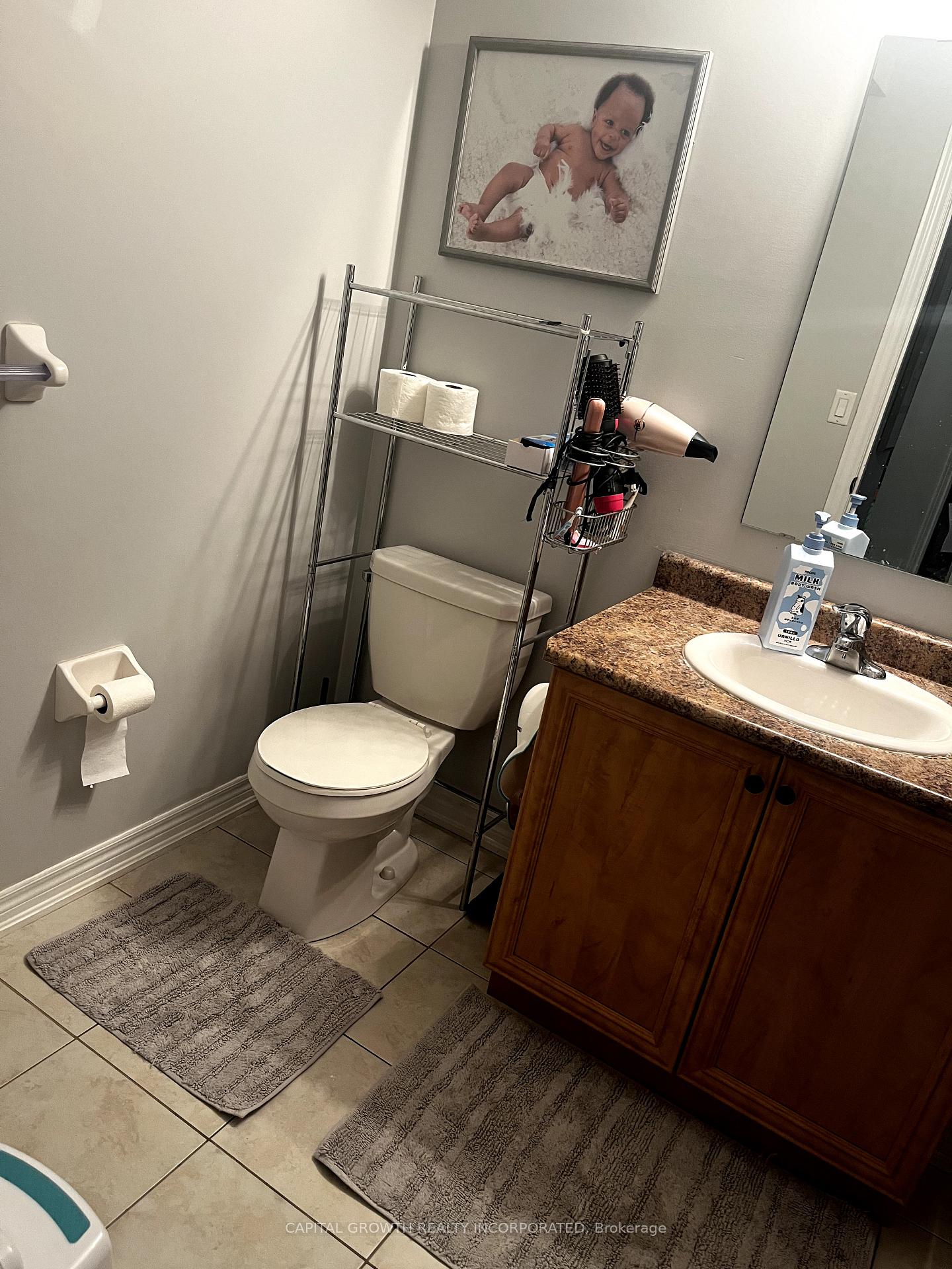 Photo 6 of Unit 302, 15160 Yonge Street, Aurora, Aurora Village — HOMEH