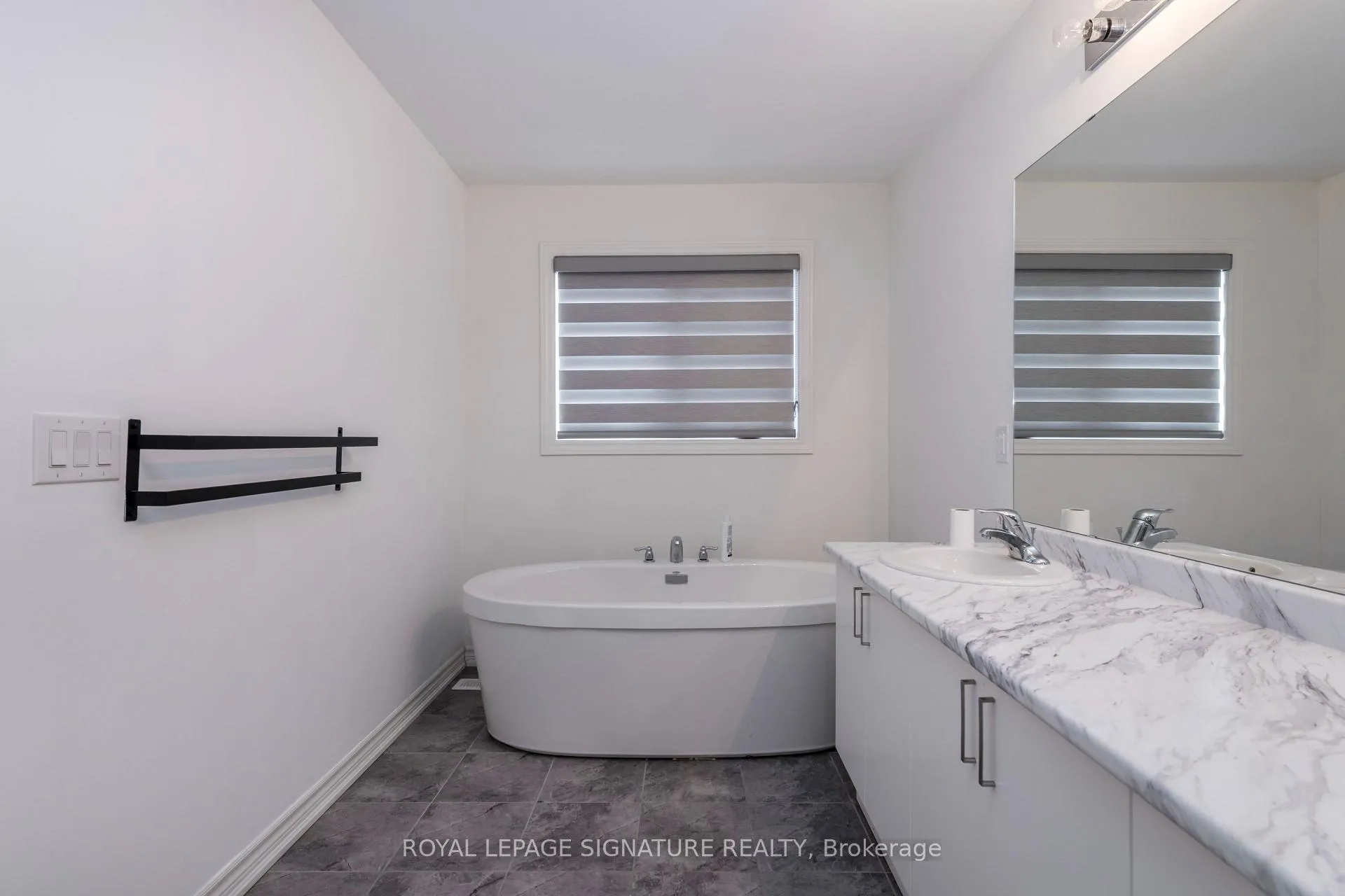 Photo 16 of 5 Sassafras Road, Springwater, Midhurst — HOMEH
