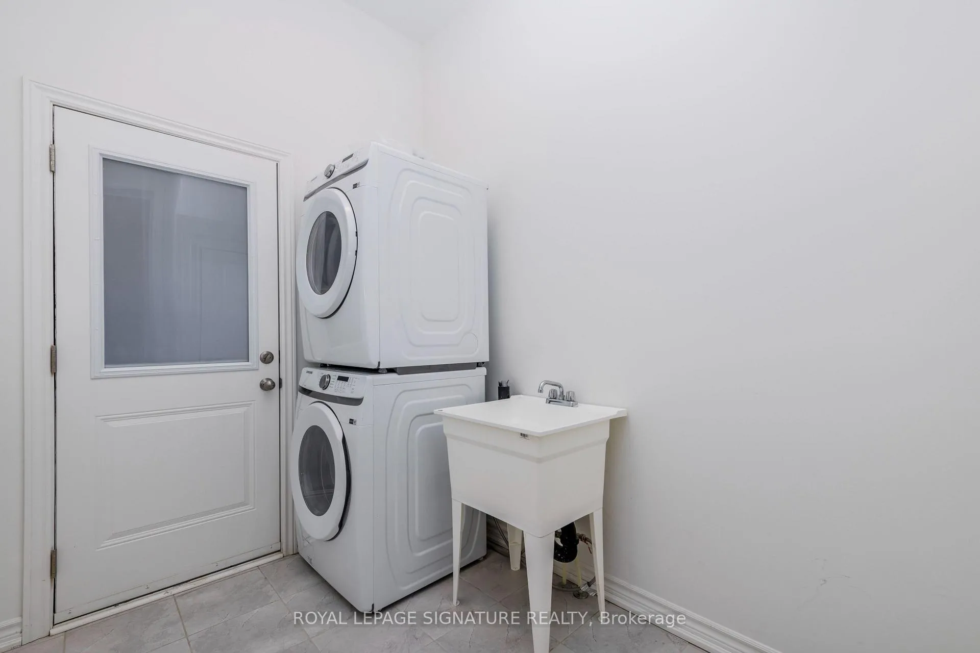 Photo 22 of 5 Sassafras Road, Springwater, Midhurst — HOMEH