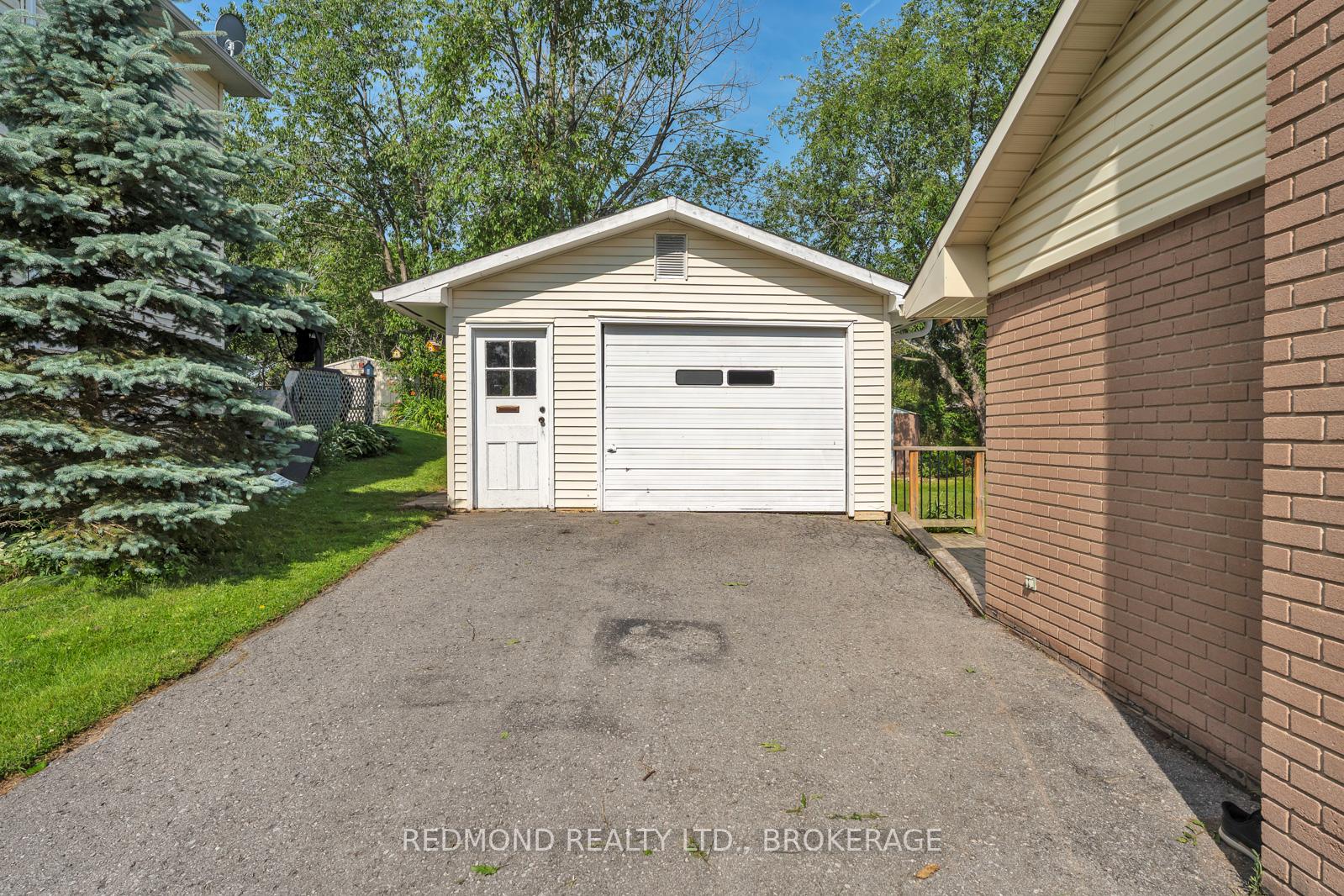 Photo 6 of 150 Birch Street, Gananoque — HOMEH