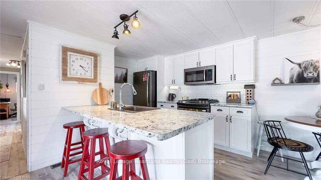 Photo 4 of 2B Algonquin Lane, Cramahe, Colborne — HOMEH