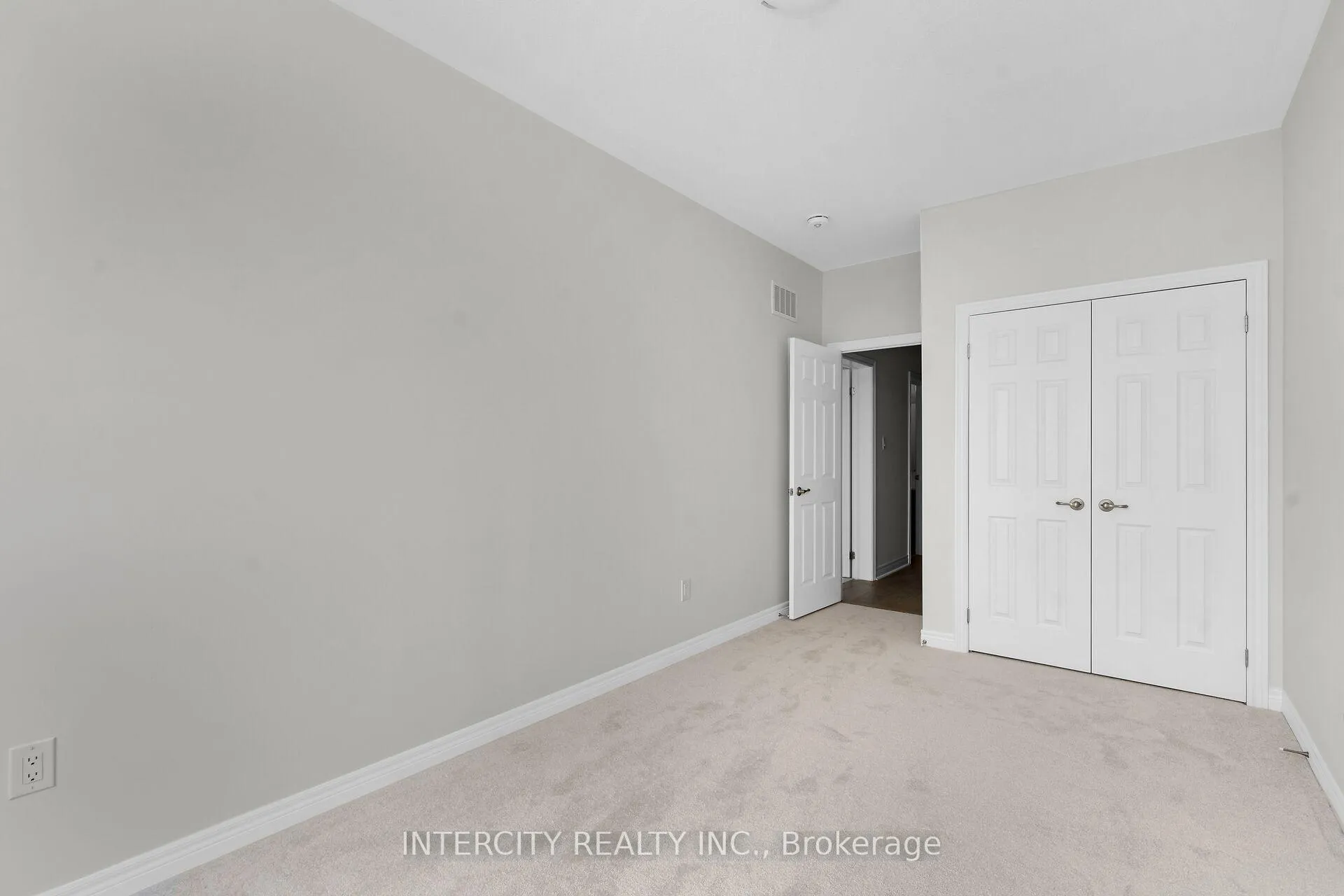 Photo 21 of 49 Johann Drive, Markham, Middlefield — HOMEH