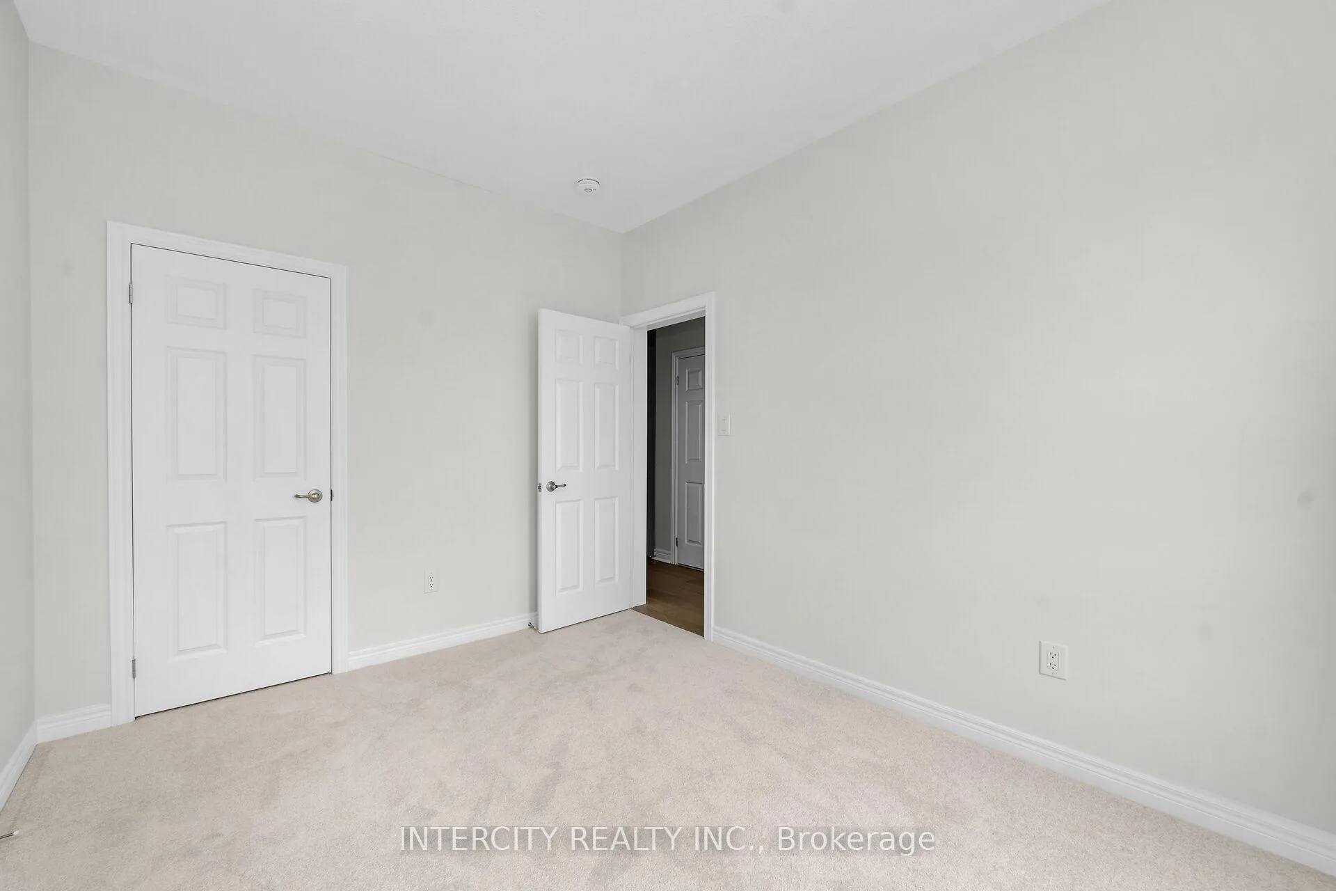 Photo 23 of 49 Johann Drive, Markham, Middlefield — HOMEH