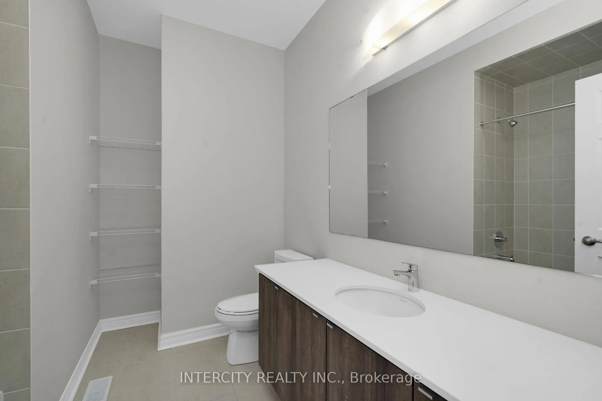 Photo 24 of 49 Johann Drive, Markham, Middlefield — HOMEH