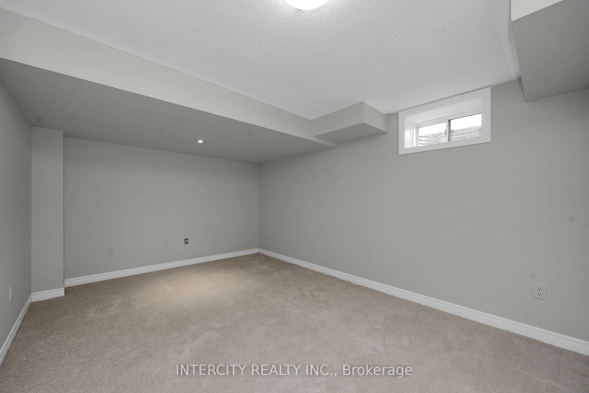 Photo 26 of 49 Johann Drive, Markham, Middlefield — HOMEH