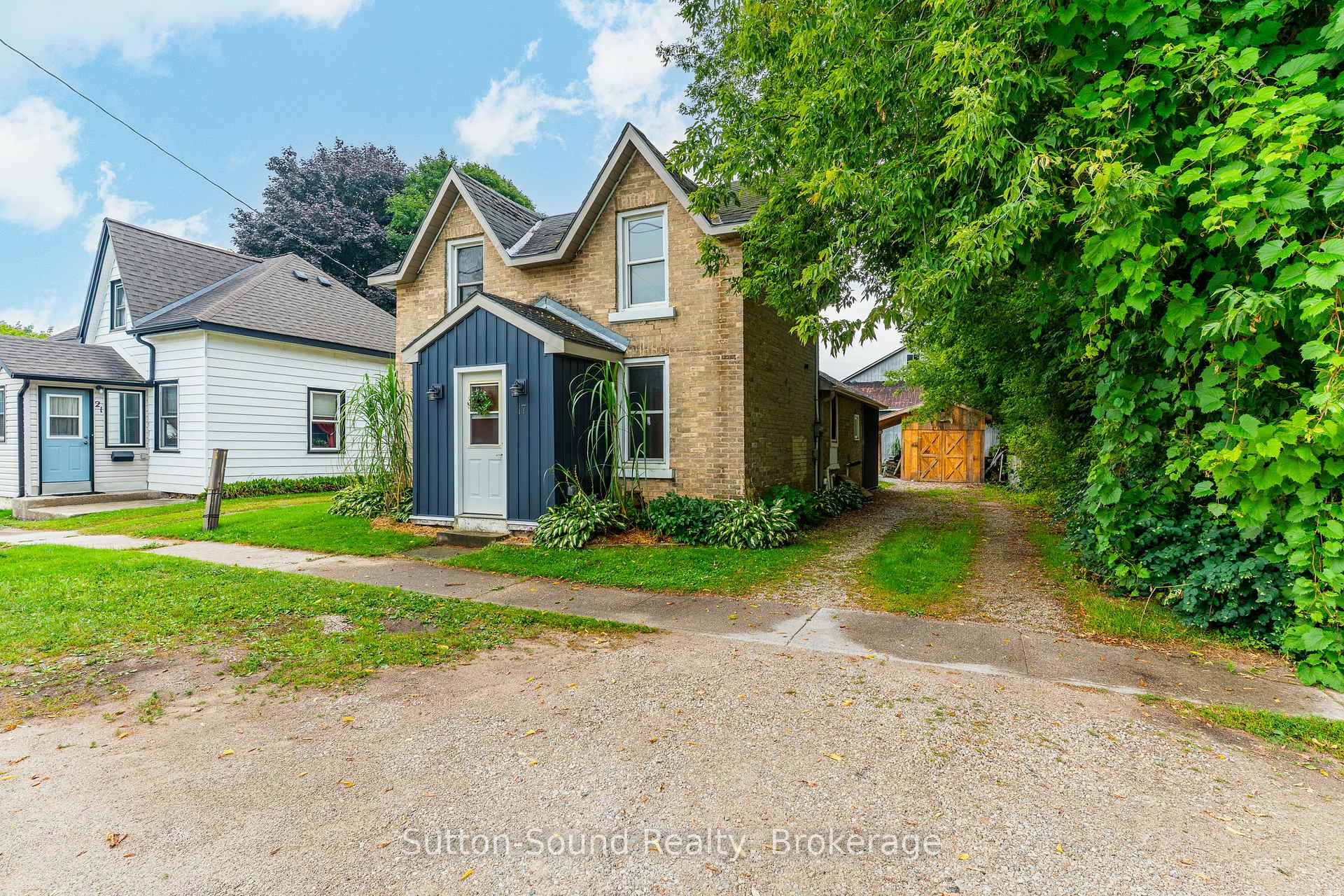 Photo 2 of 17 Crawford Street, Chatsworth — HOMEH