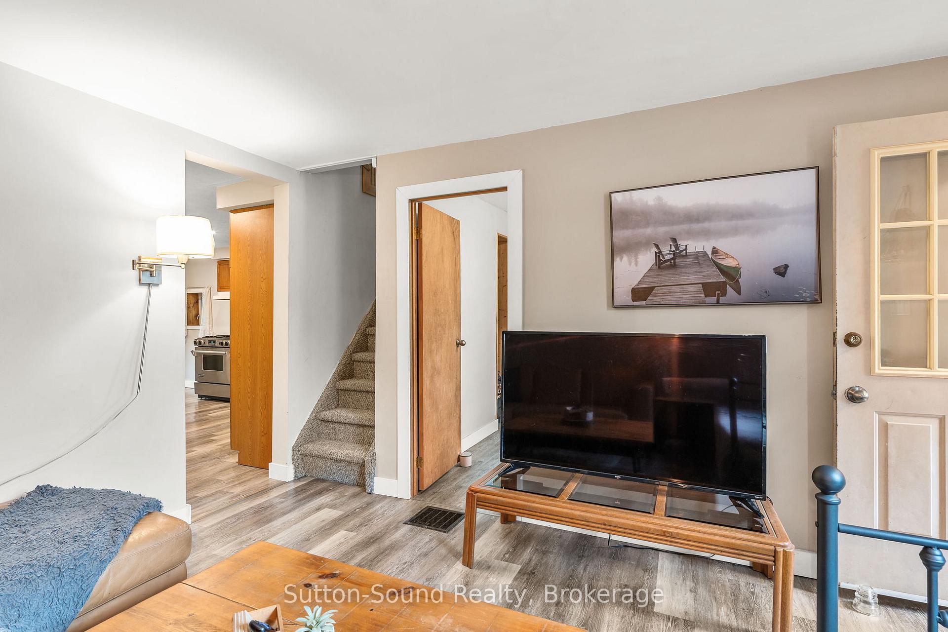 Photo 6 of 17 Crawford Street, Chatsworth — HOMEH