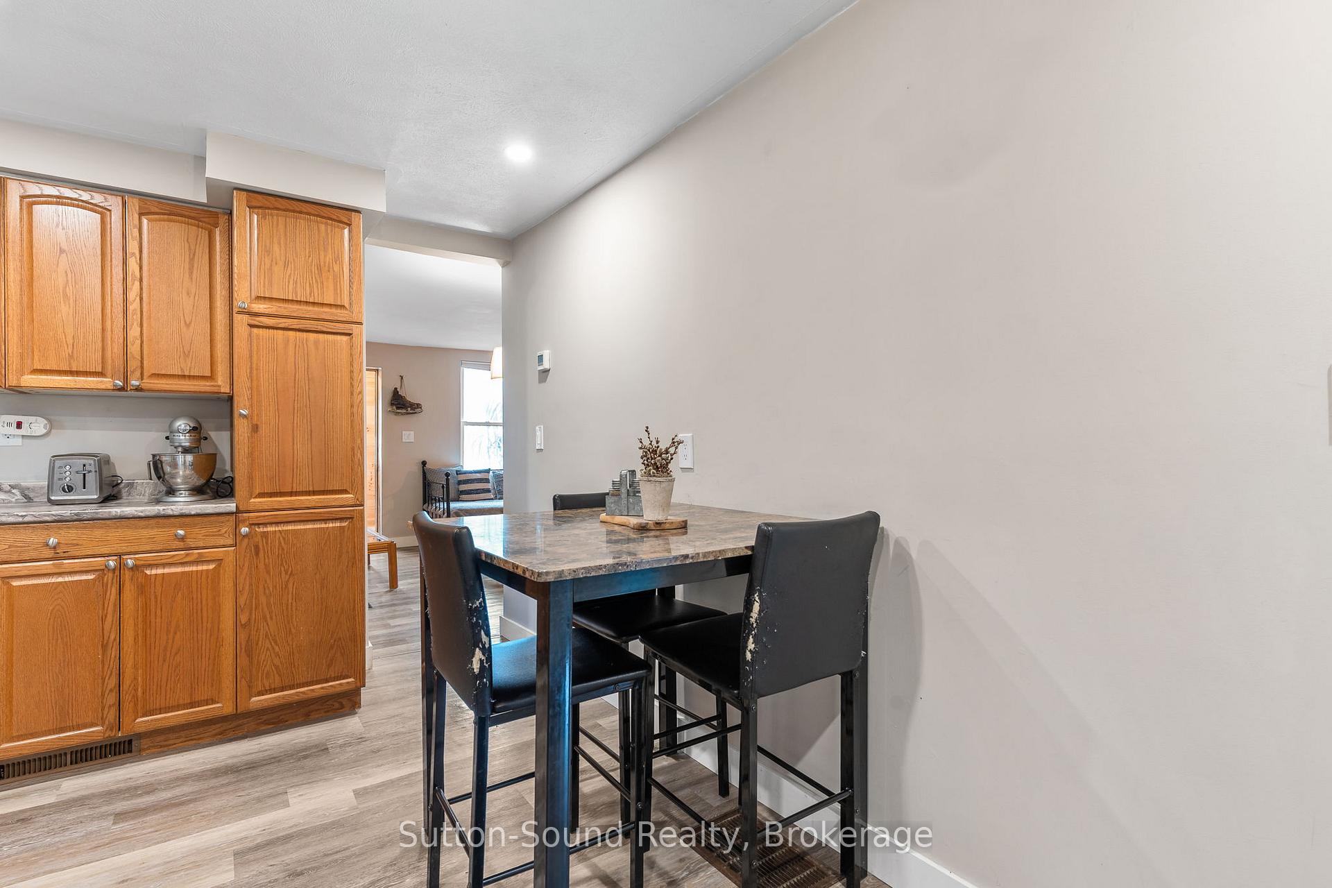 Photo 14 of 17 Crawford Street, Chatsworth — HOMEH