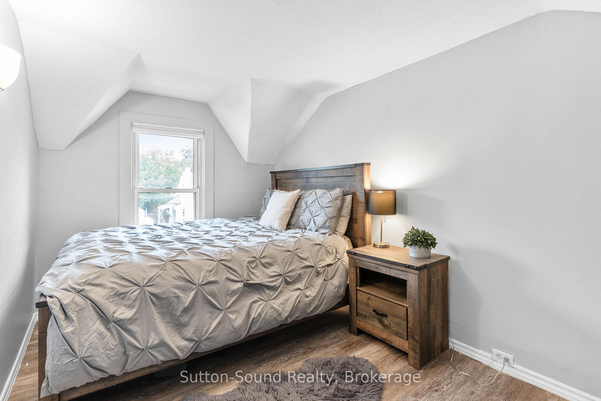 Photo 19 of 17 Crawford Street, Chatsworth — HOMEH