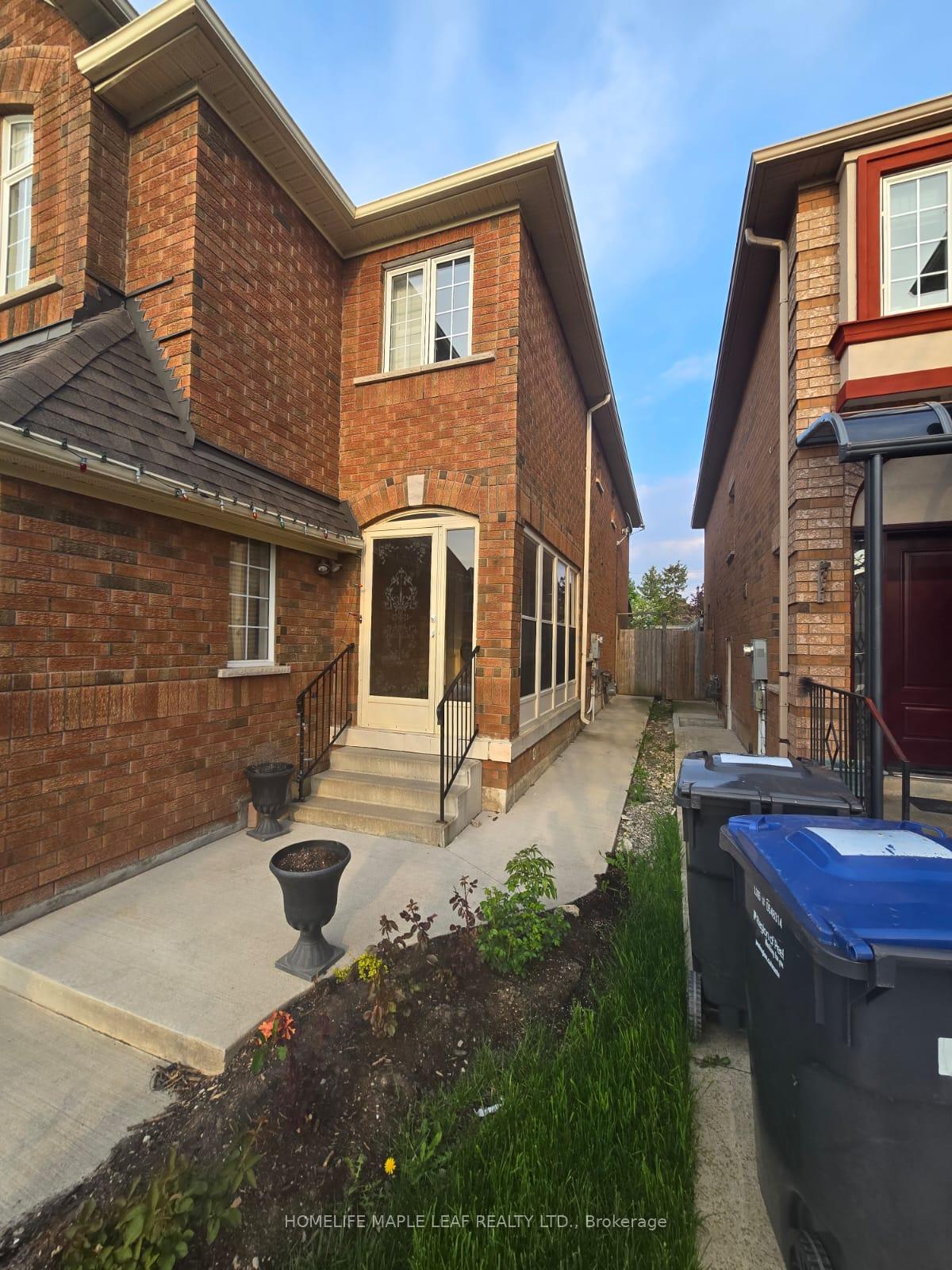 Photo 18 of 23 Blue Whale Boulevard, Brampton, Sandringham-Wellington — HOMEH