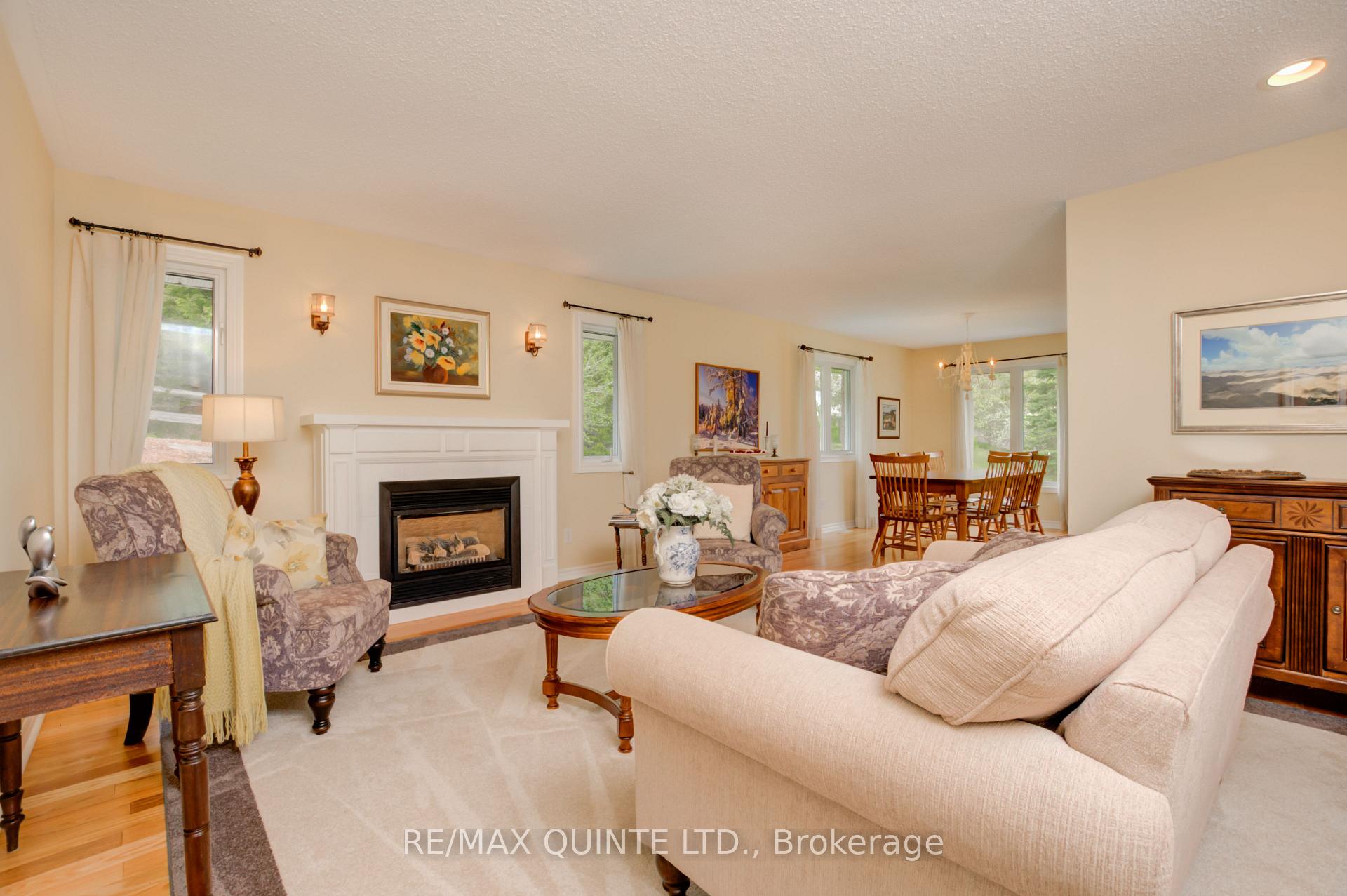 Photo 14 of 38 Oakridge Drive, Hamilton, Stoney Creek — HOMEH