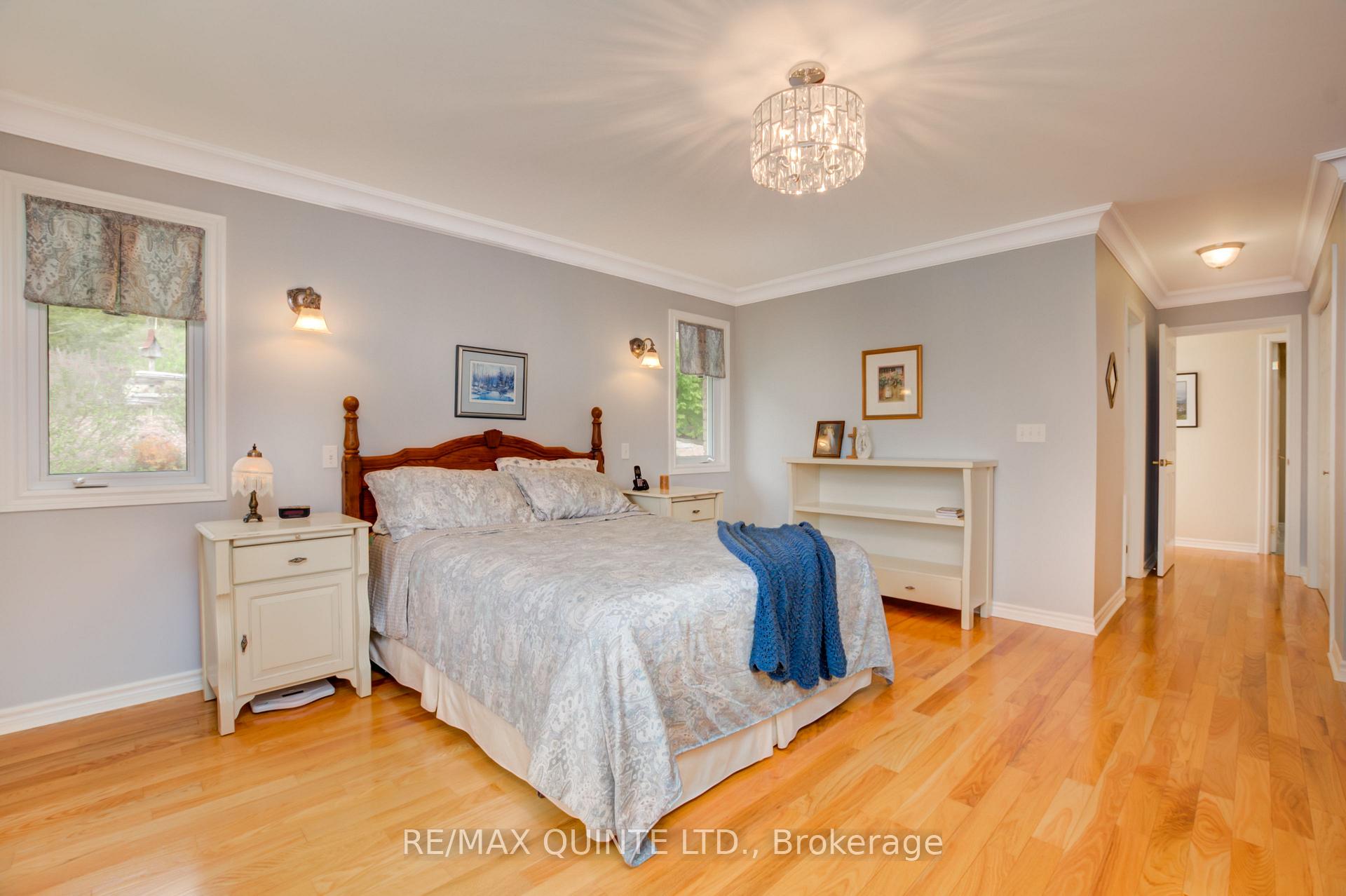 Photo 19 of 38 Oakridge Drive, Hamilton, Stoney Creek — HOMEH