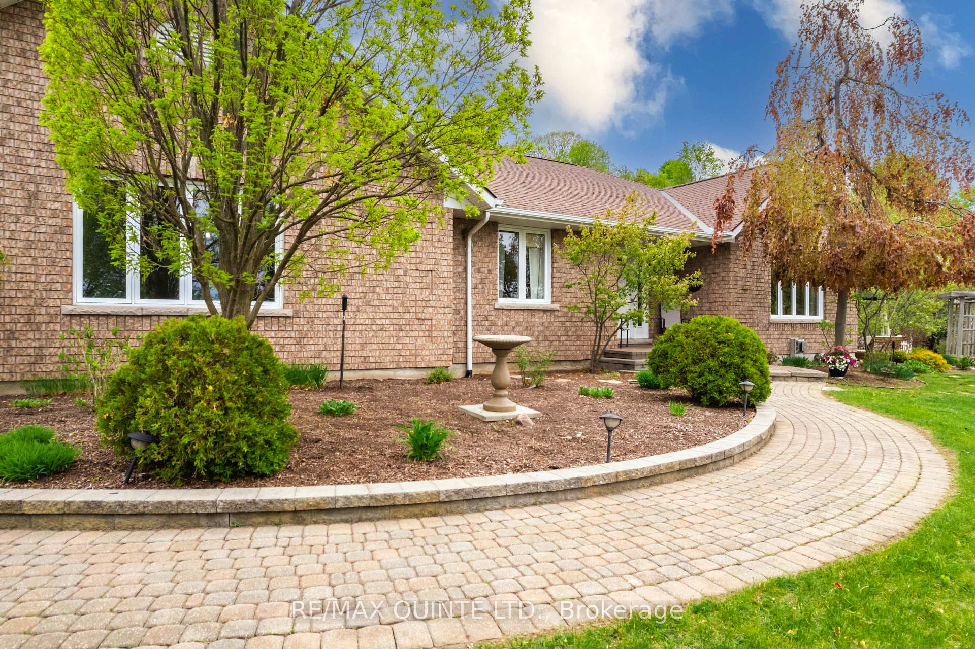 Photo 29 of 38 Oakridge Drive, Hamilton, Stoney Creek — HOMEH