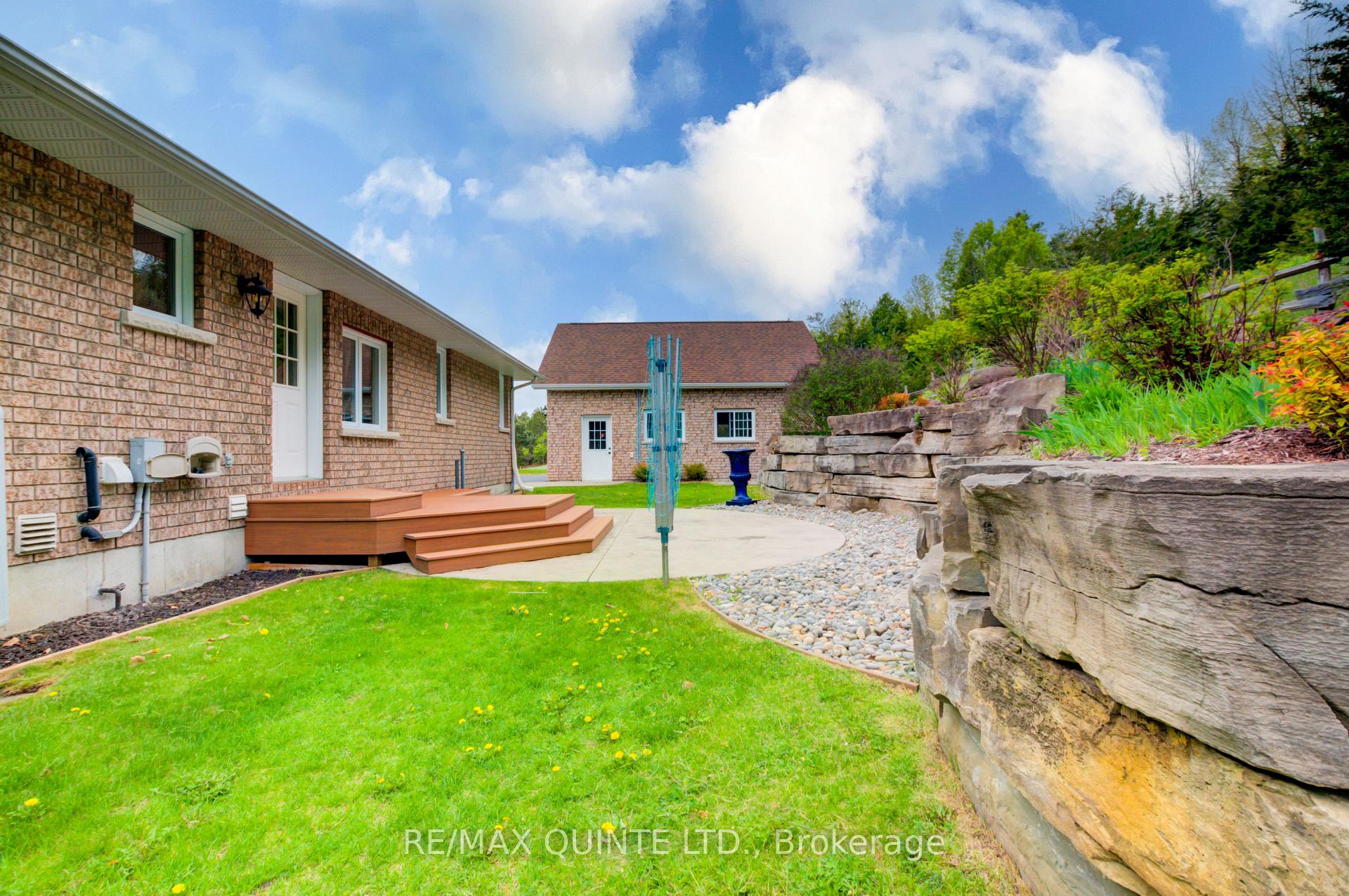 Photo 35 of 38 Oakridge Drive, Hamilton, Stoney Creek — HOMEH