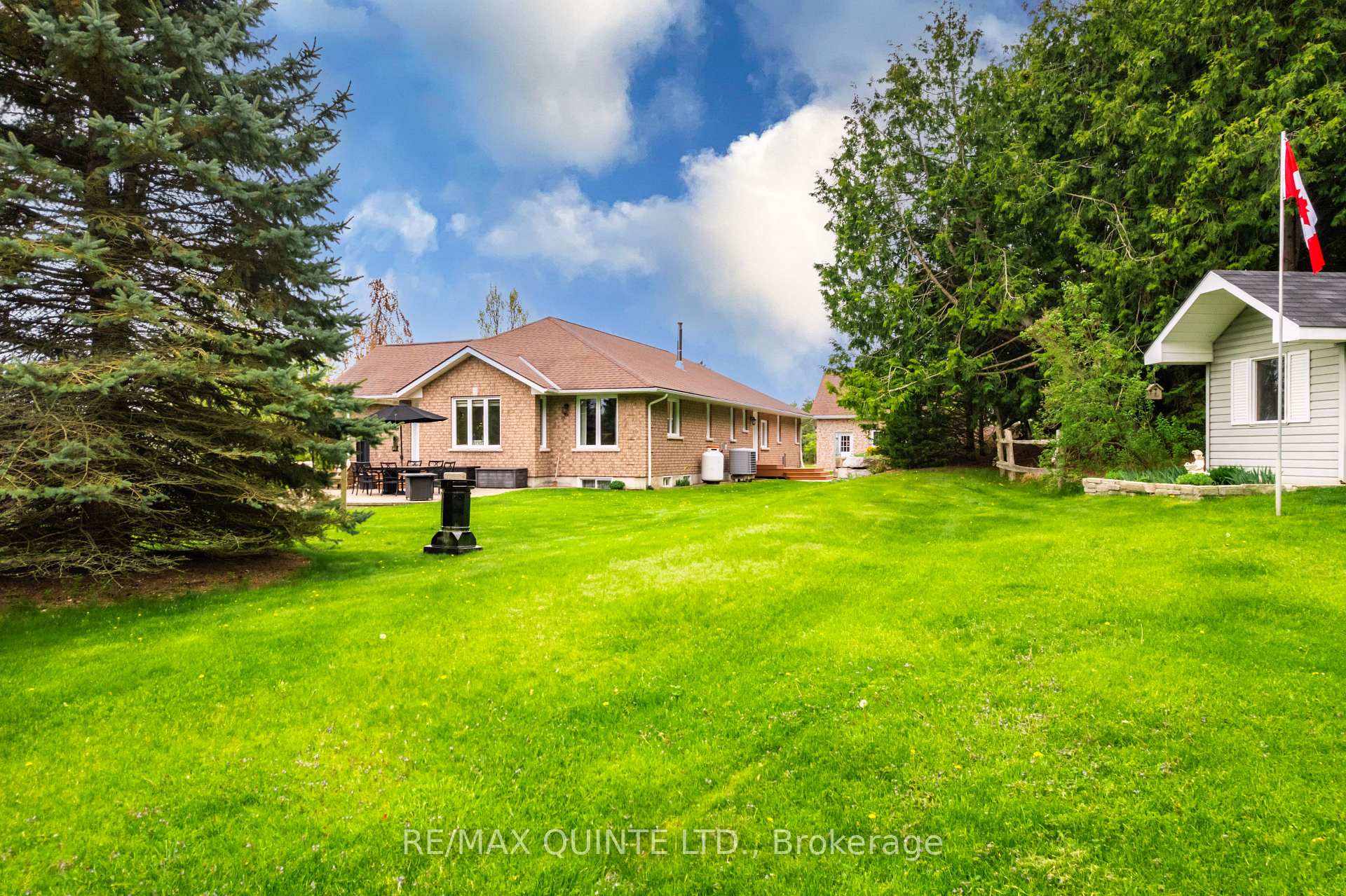 Photo 42 of 38 Oakridge Drive, Hamilton, Stoney Creek — HOMEH