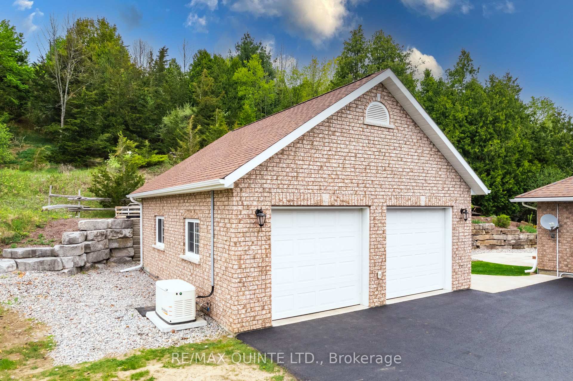 Photo 45 of 38 Oakridge Drive, Hamilton, Stoney Creek — HOMEH