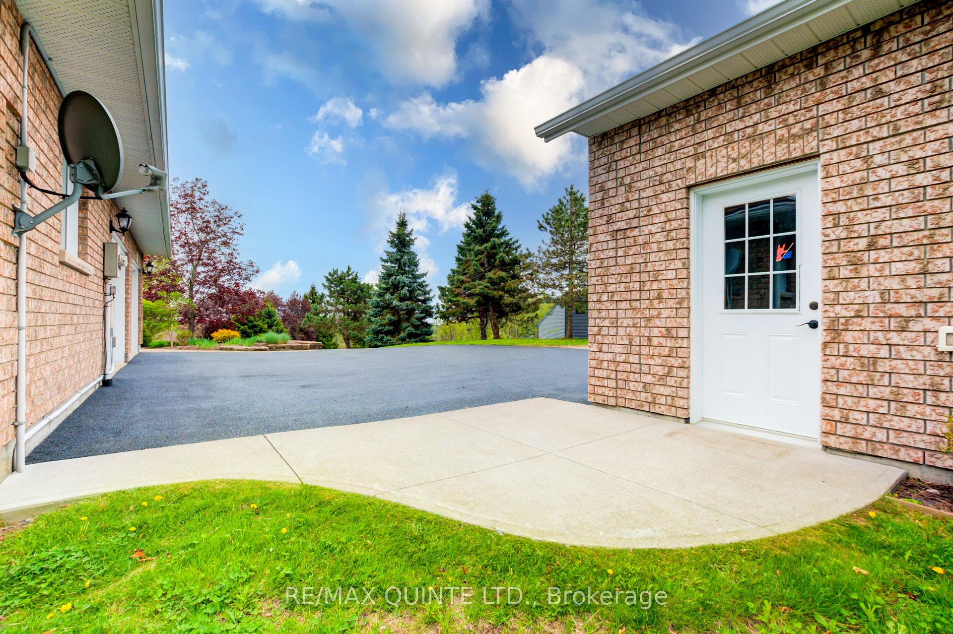 Photo 47 of 38 Oakridge Drive, Hamilton, Stoney Creek — HOMEH