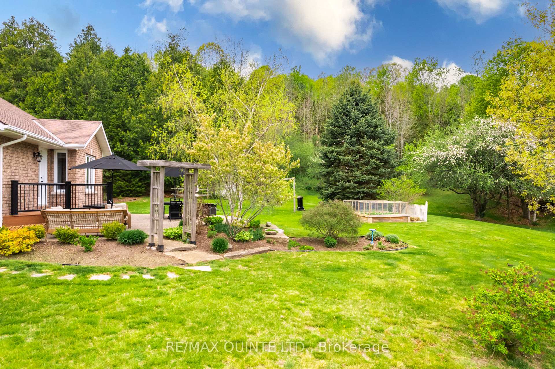 Photo 48 of 38 Oakridge Drive, Hamilton, Stoney Creek — HOMEH
